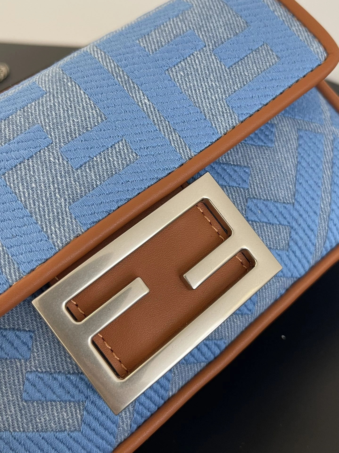 Comfortable Fendi Satchel Bags 69771