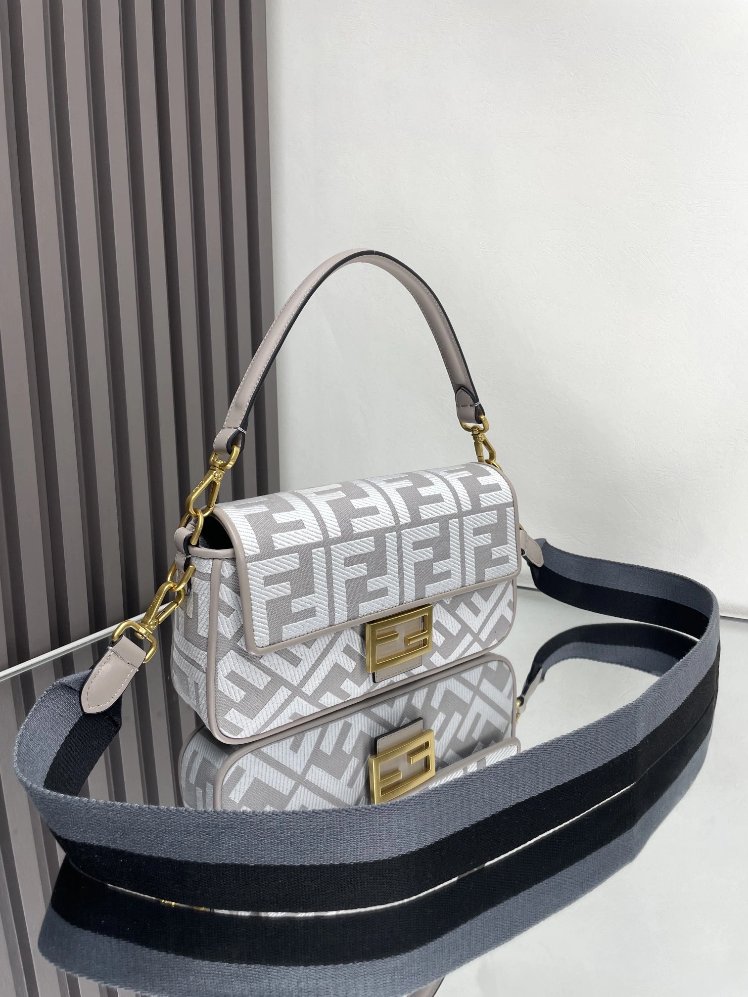 Fendi Satchel Bags Resilient 69778