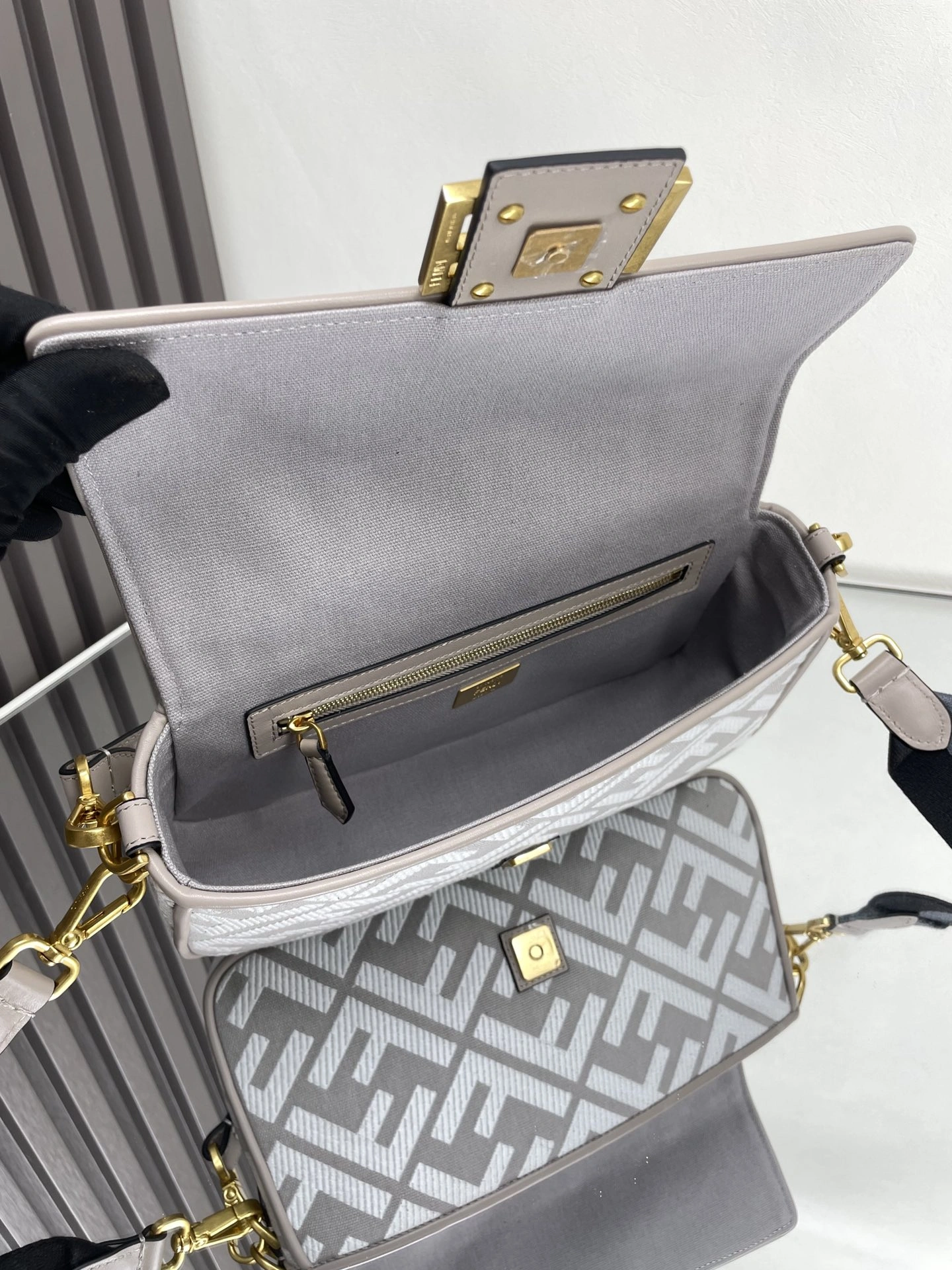 Fendi Satchel Bags Resilient 69778