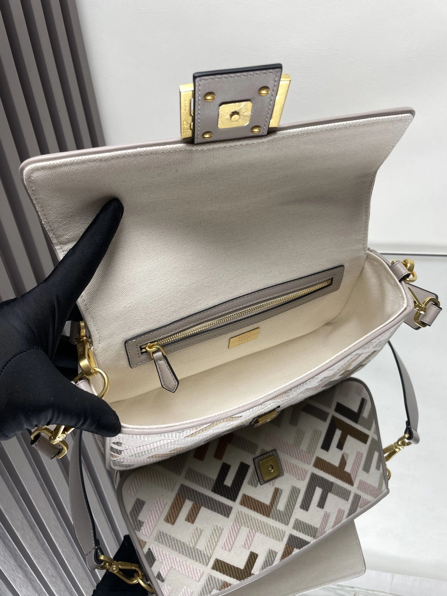 Fendi Satchel Bags Attractive 69770