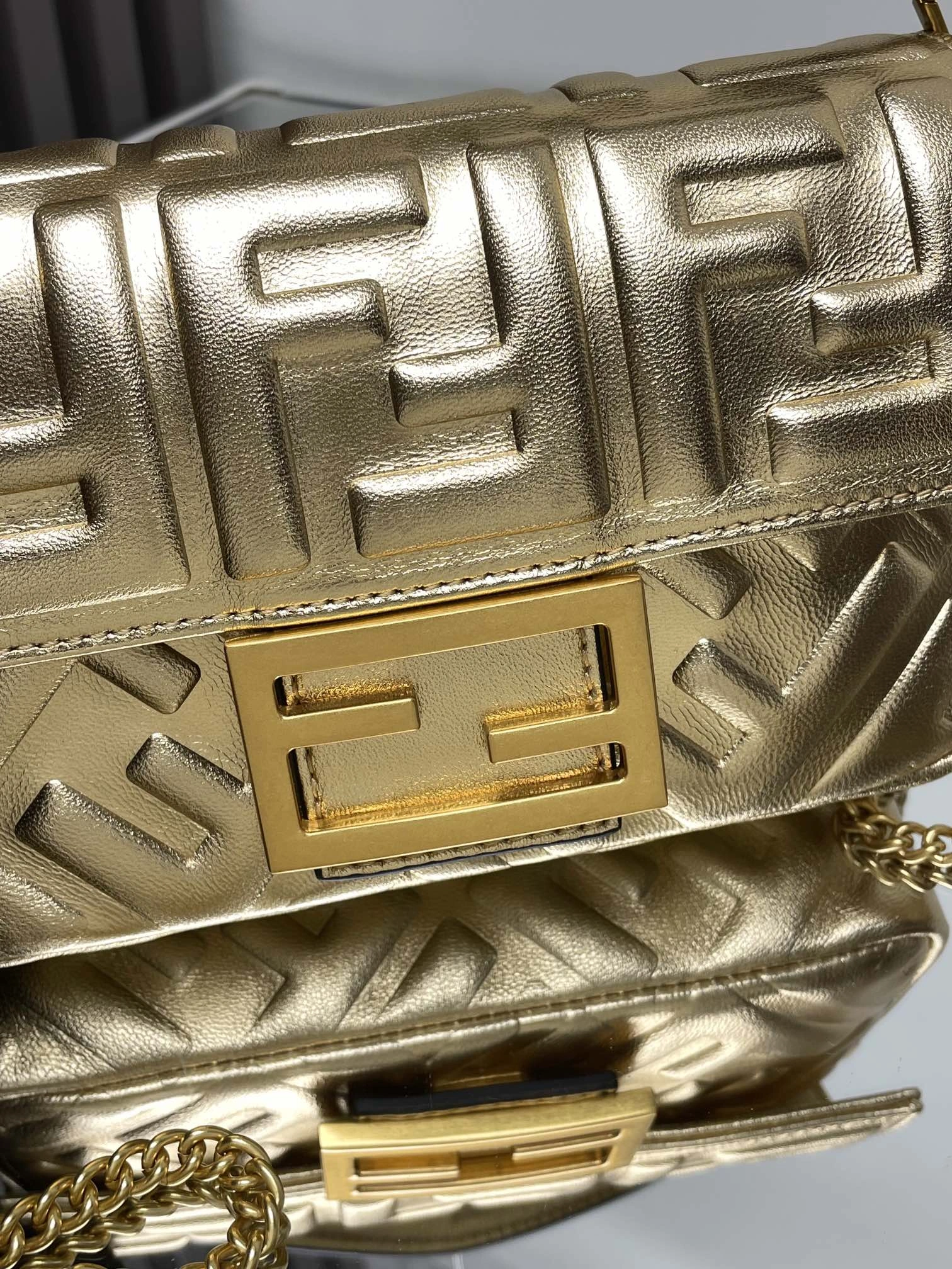 Fendi Satchel Bags TechFriendly 69765