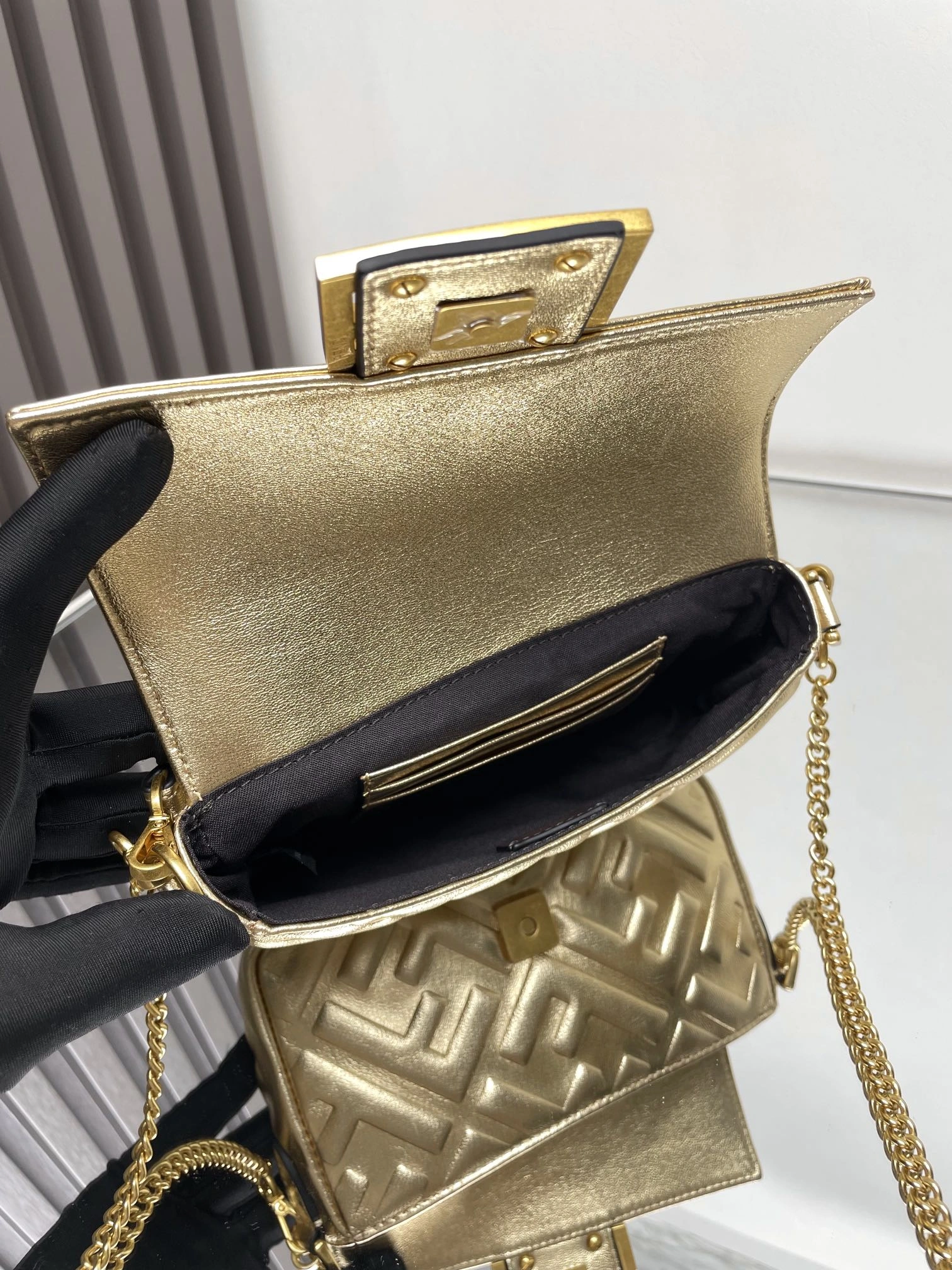 Fendi Satchel Bags TechFriendly 69765