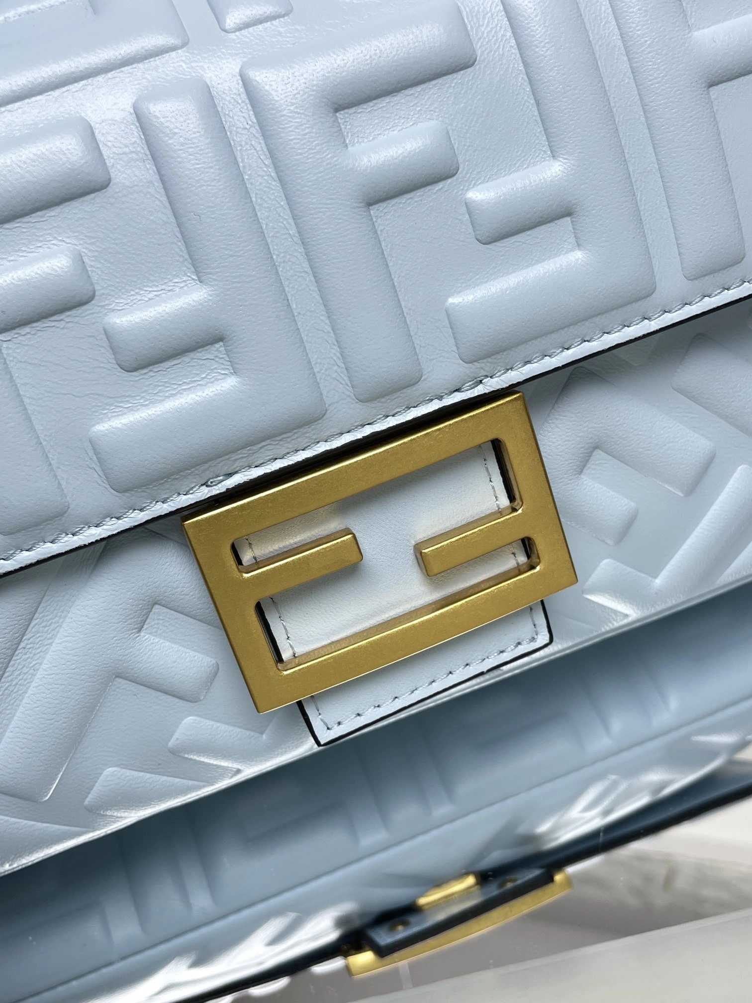 Breathable Fendi Satchel Bags 69760