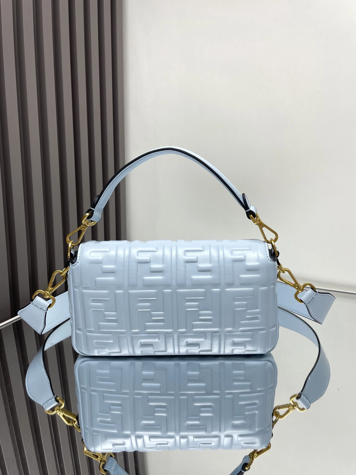 Breathable Fendi Satchel Bags 69760