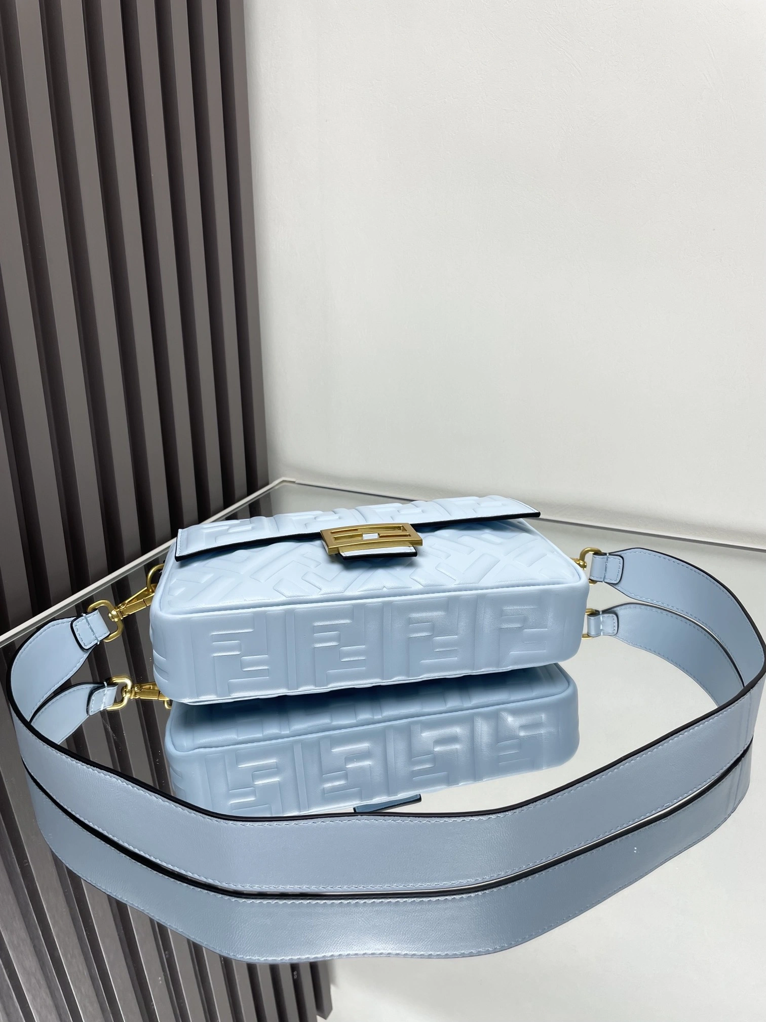 Breathable Fendi Satchel Bags 69760