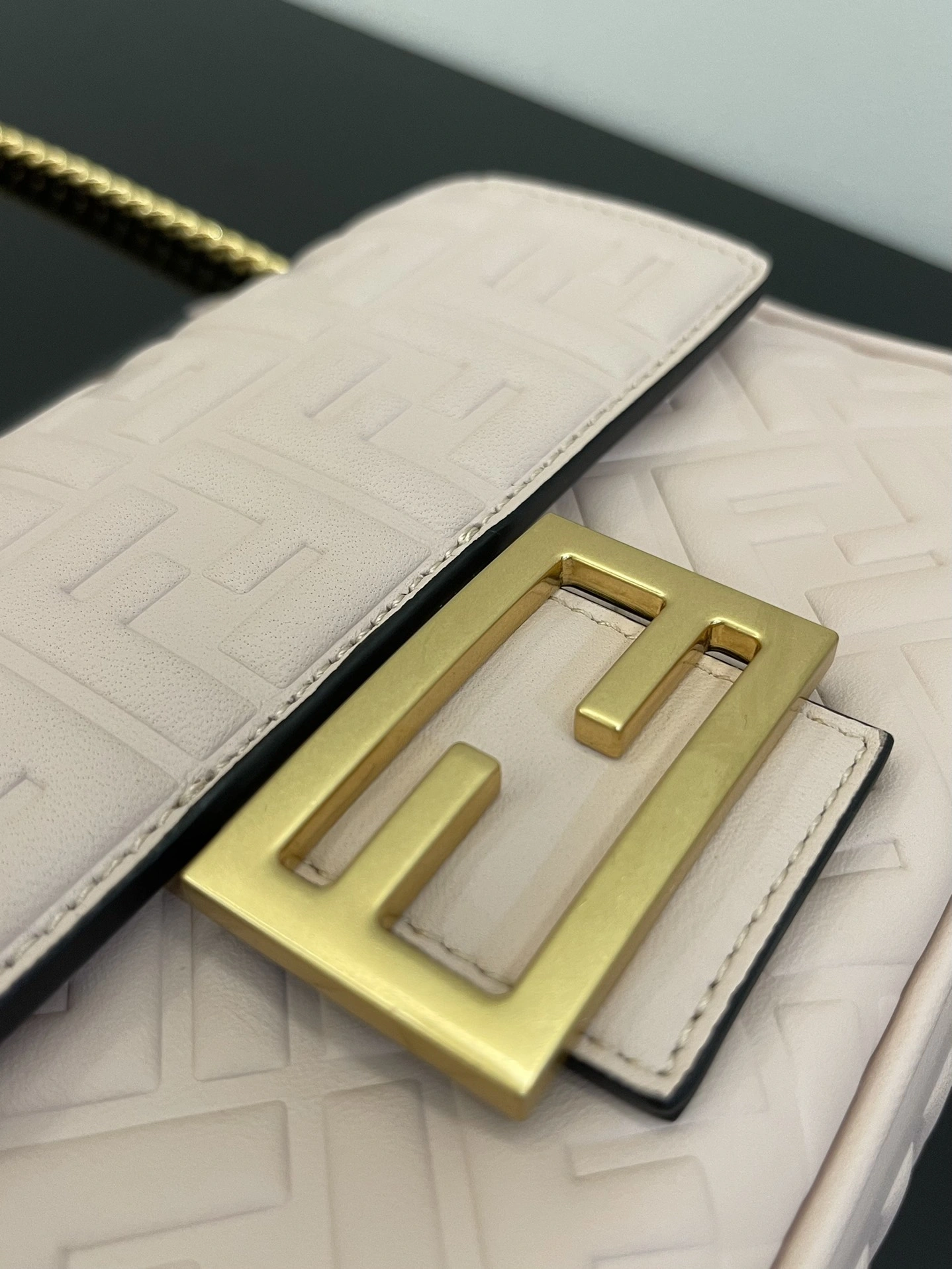 Fendi Satchel Bags Modern 69756