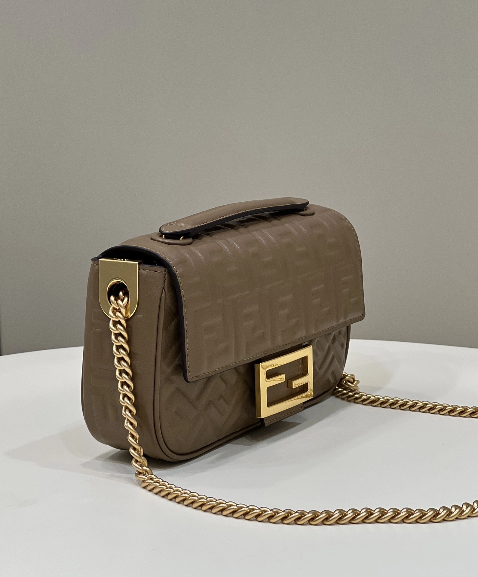 Fendi Satchel Bags Flexible 69795