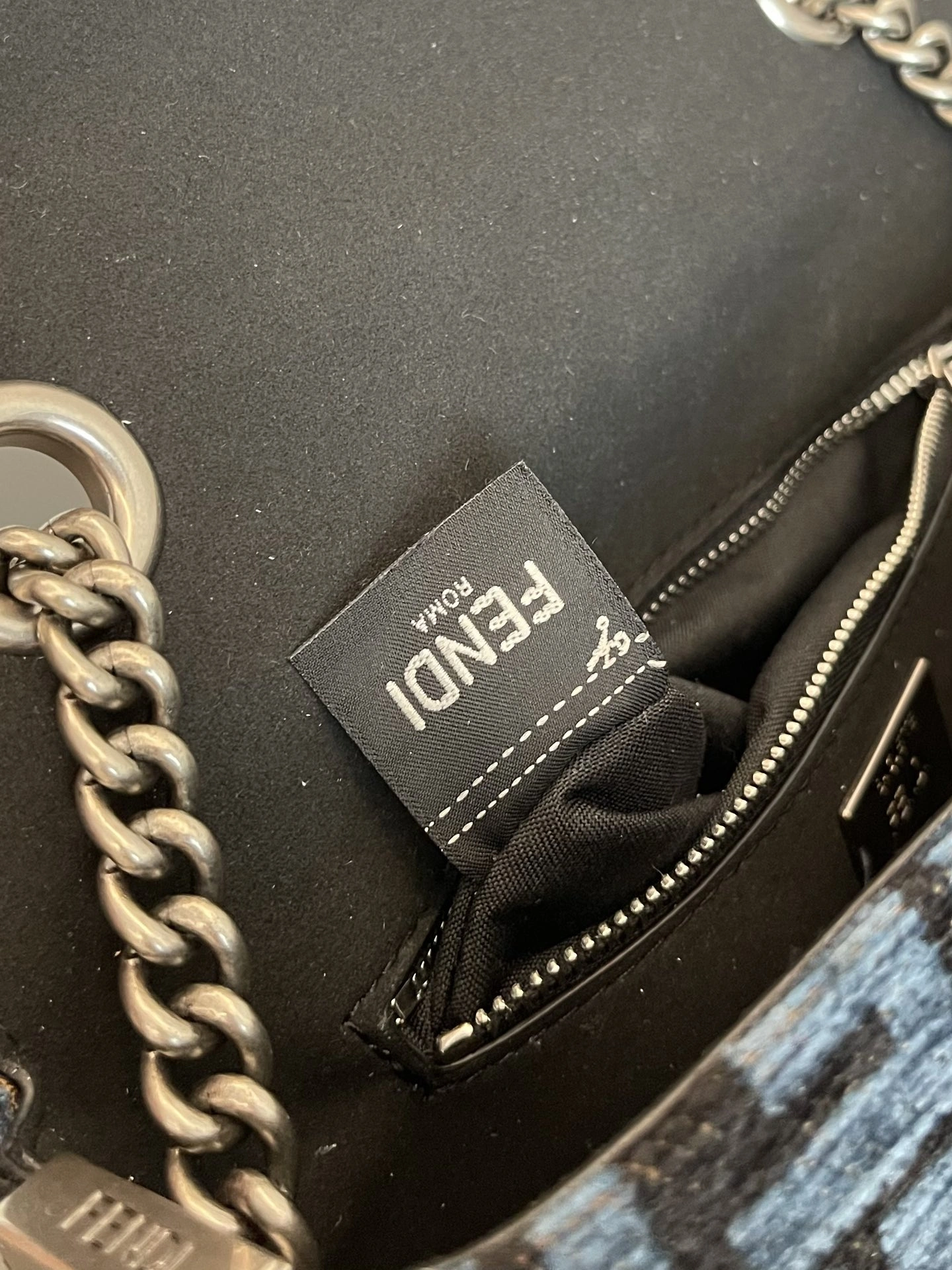 Fendi Satchel Bags Sleek 69757
