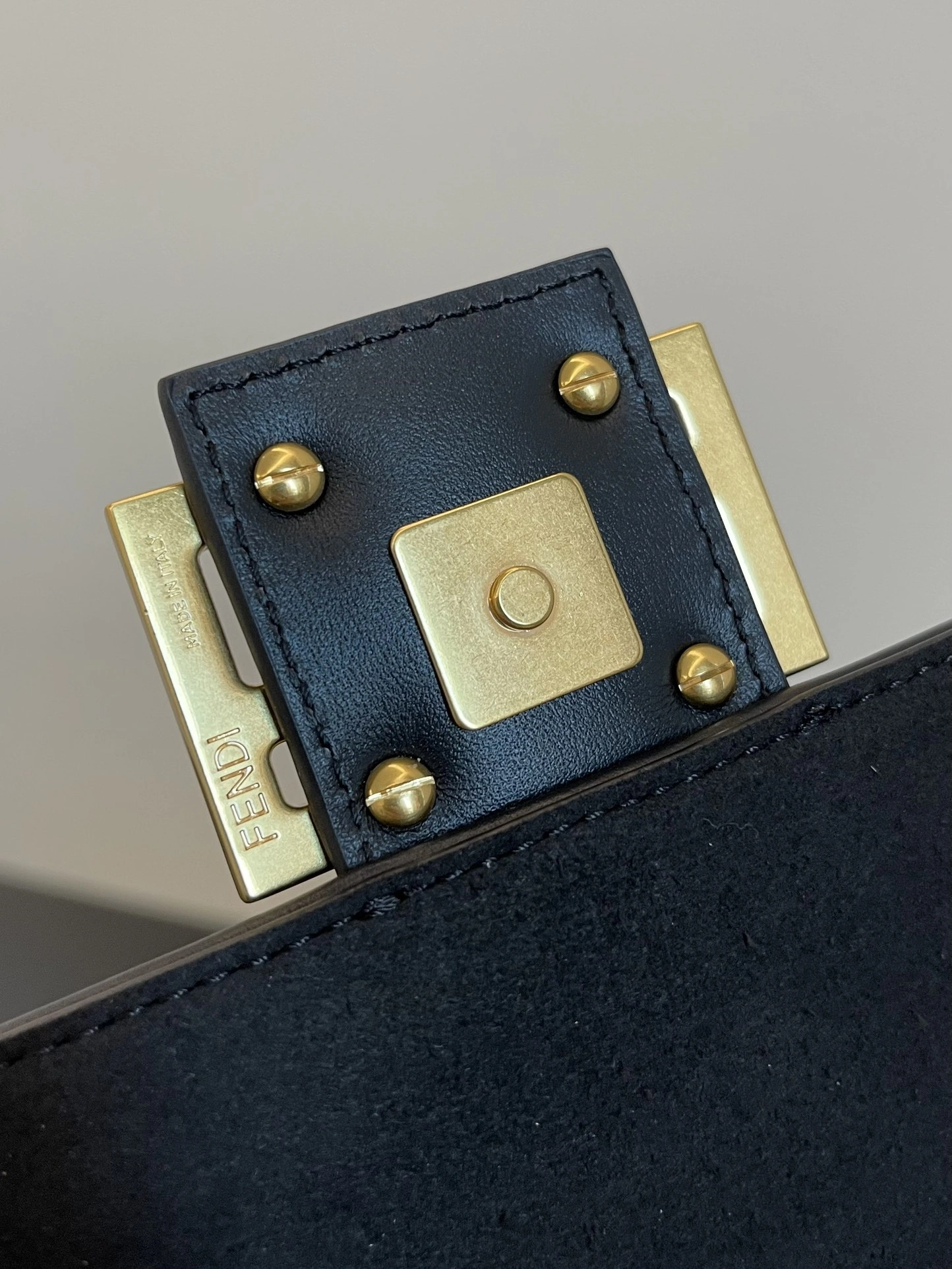 Vibrant Fendi Satchel Bags 69753