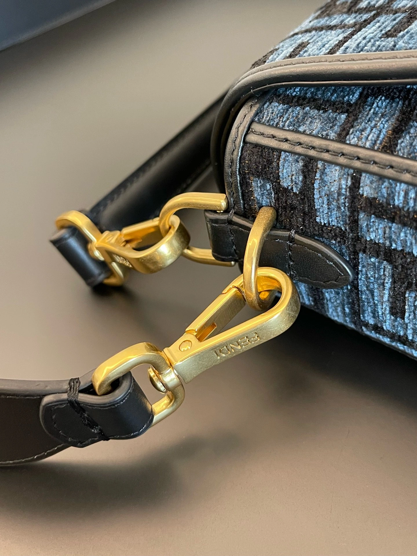 Vibrant Fendi Satchel Bags 69753
