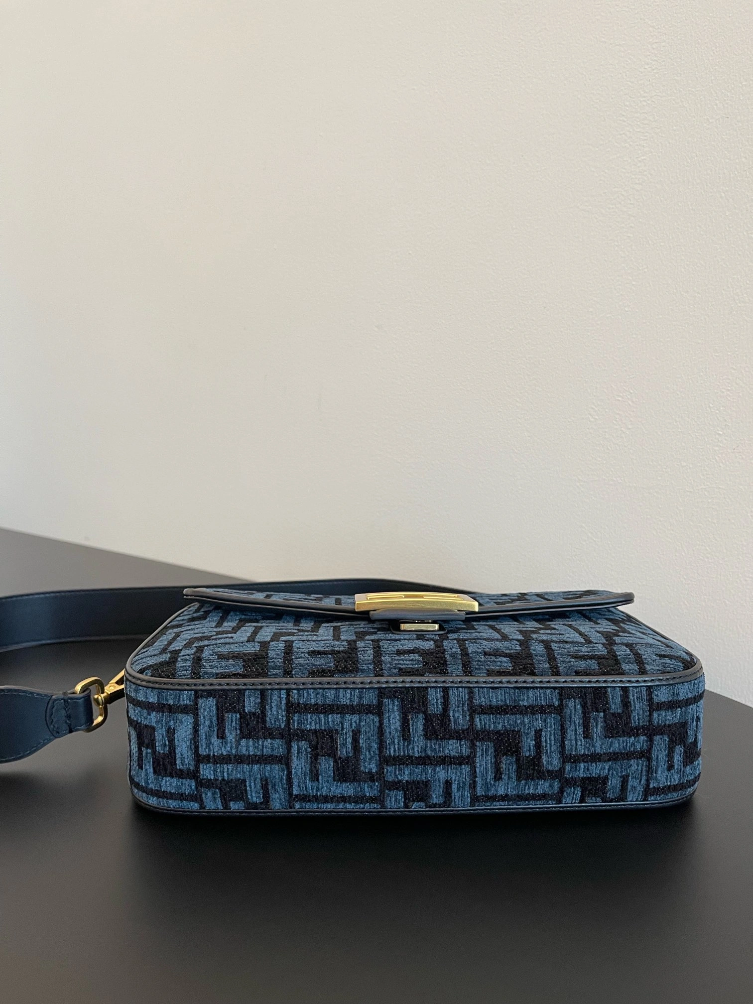 Vibrant Fendi Satchel Bags 69753