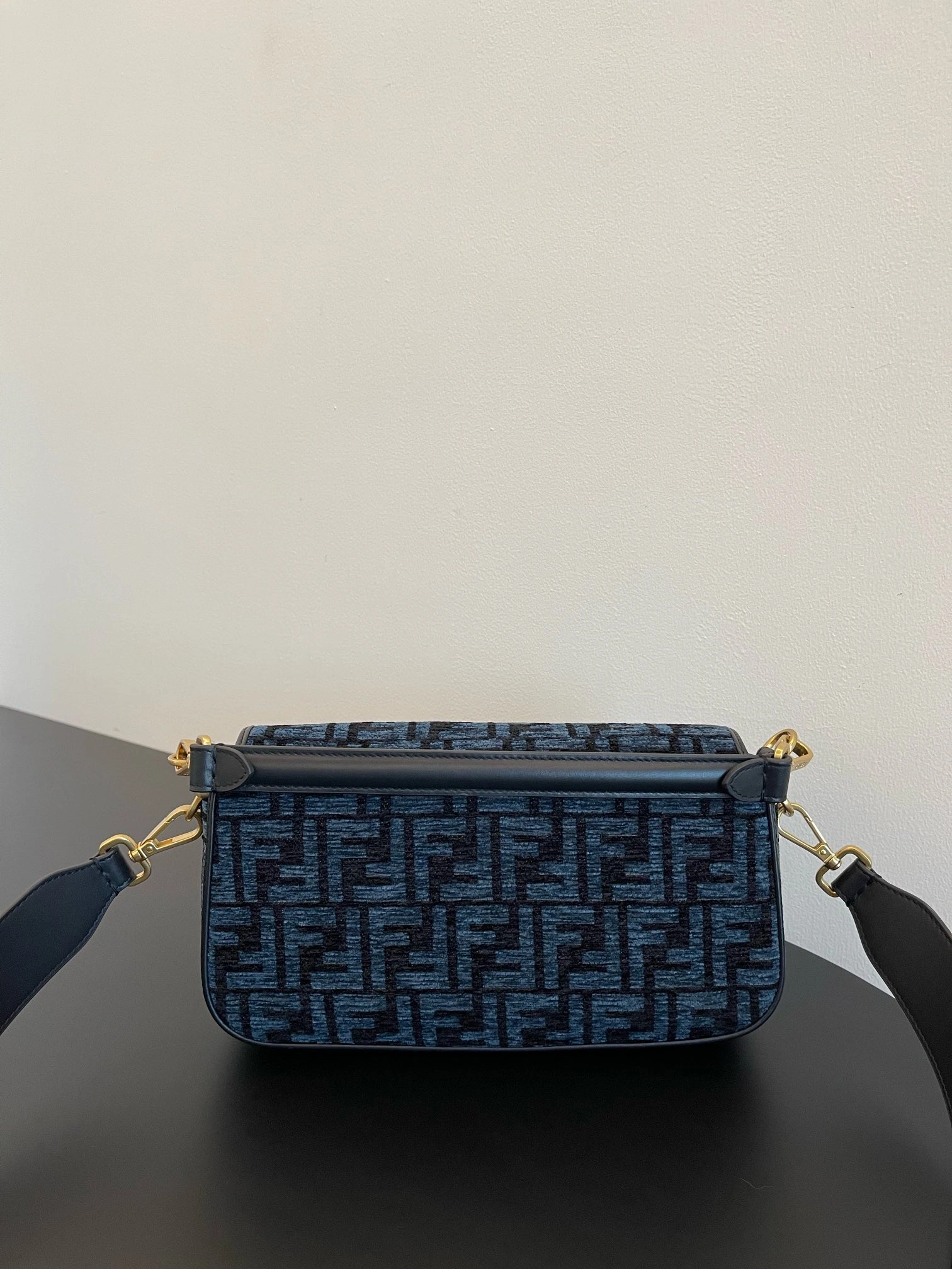 Vibrant Fendi Satchel Bags 69753