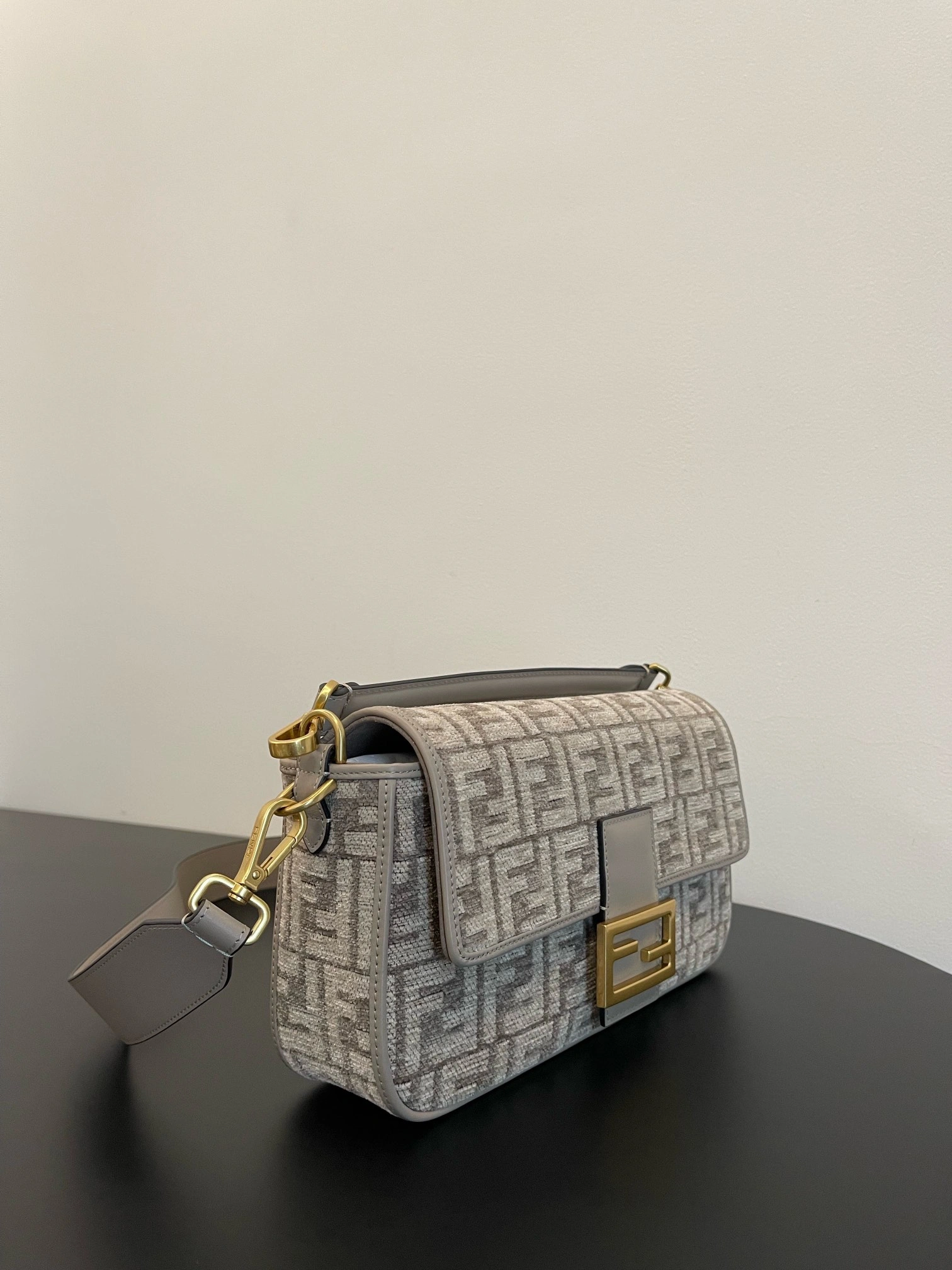 Fendi Satchel Bags Neat 69751