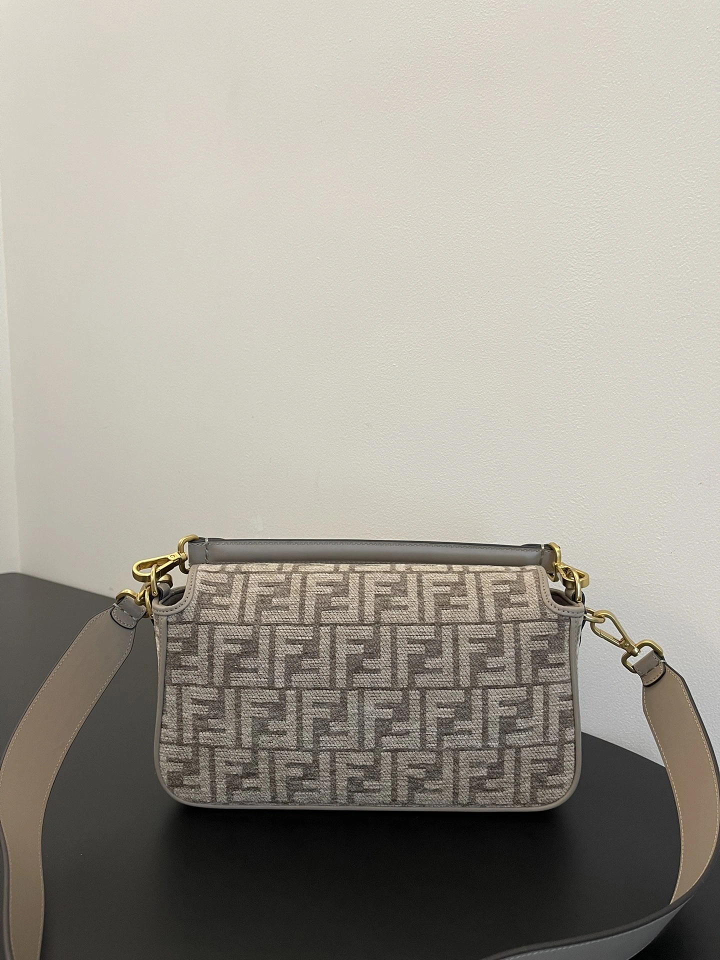 Fendi Satchel Bags Neat 69751