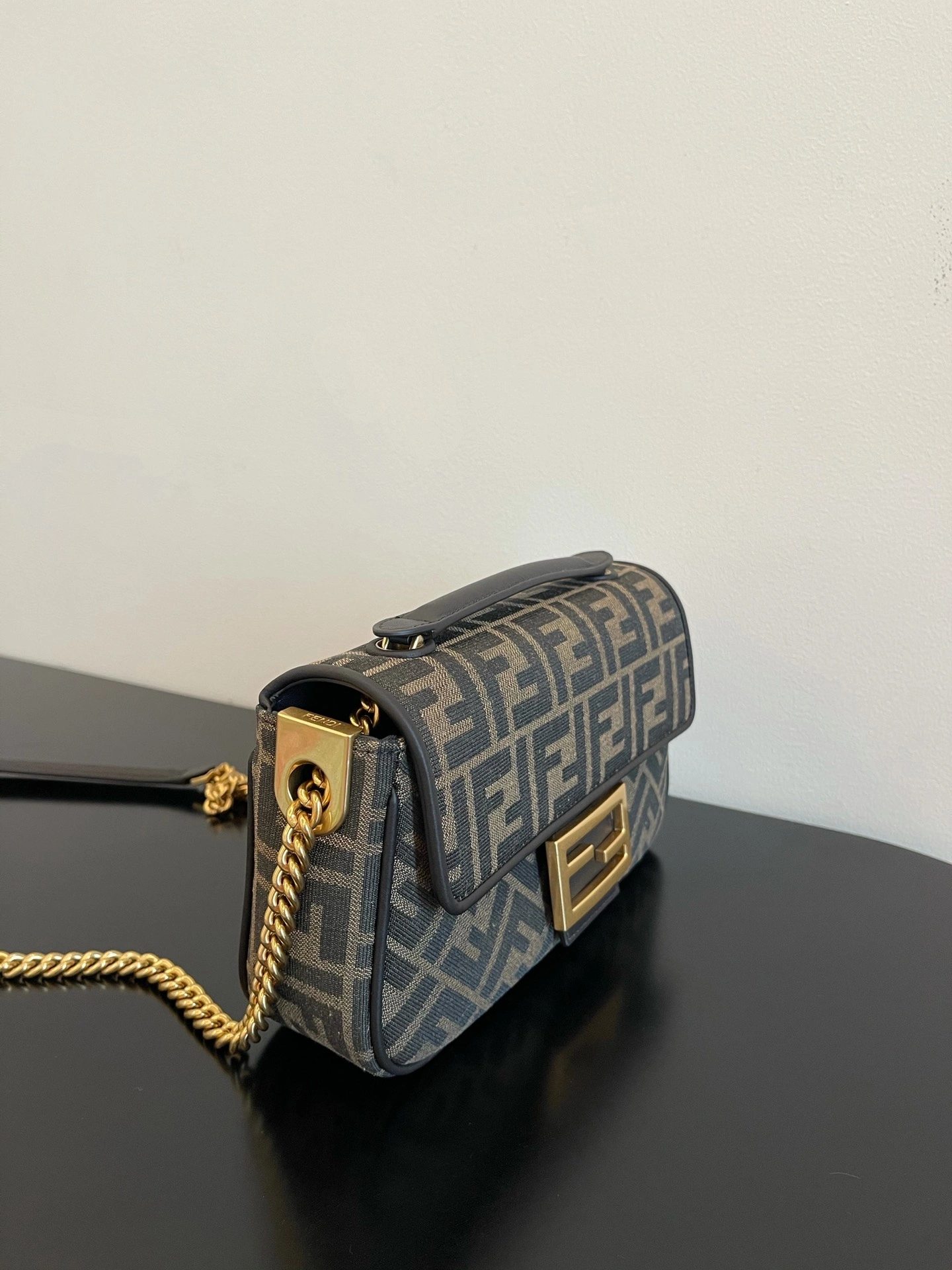 ModernLook Fendi Satchel Bags 69752