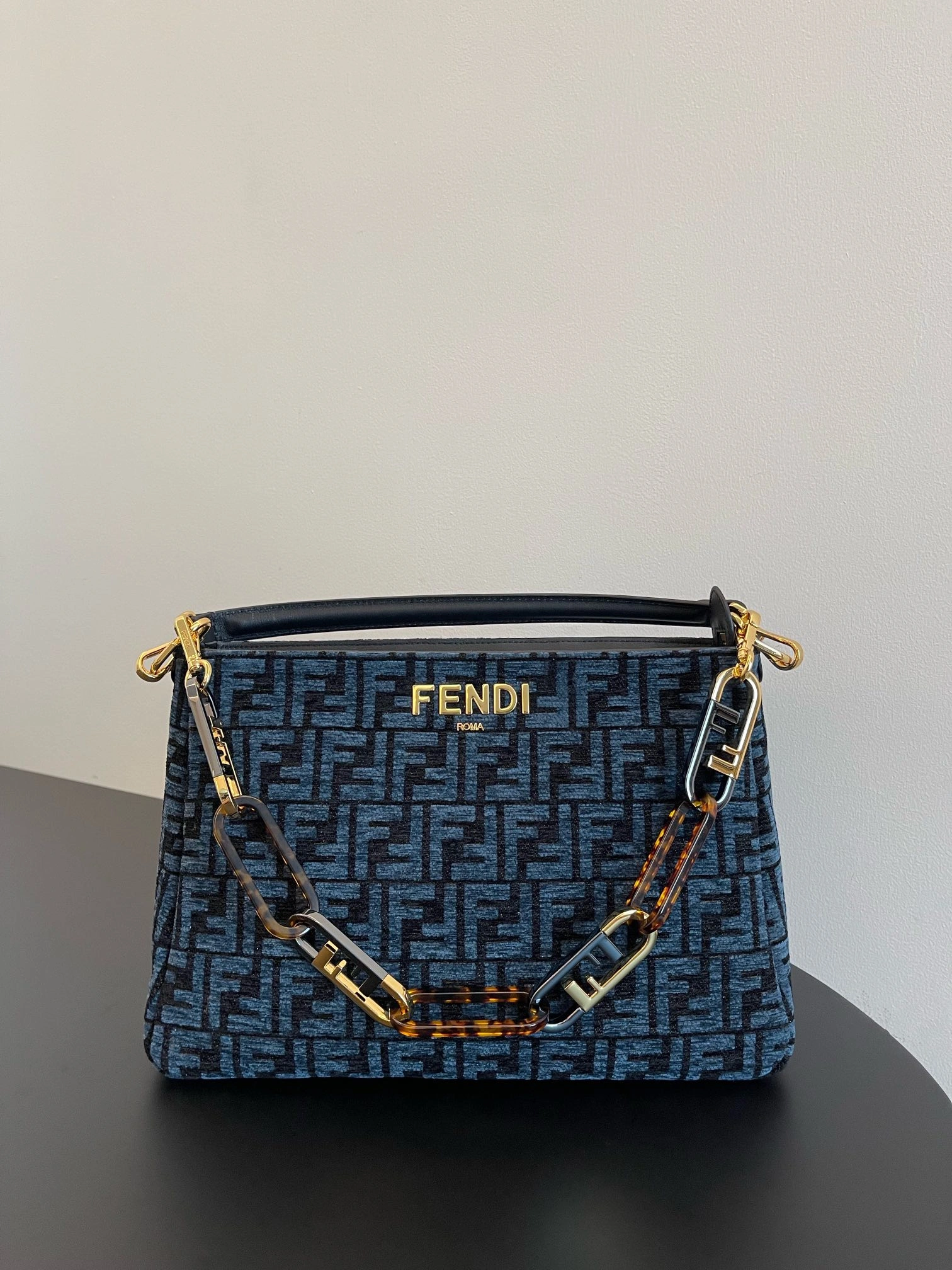 SmoothTexture Fendi Satchel Bags 69791