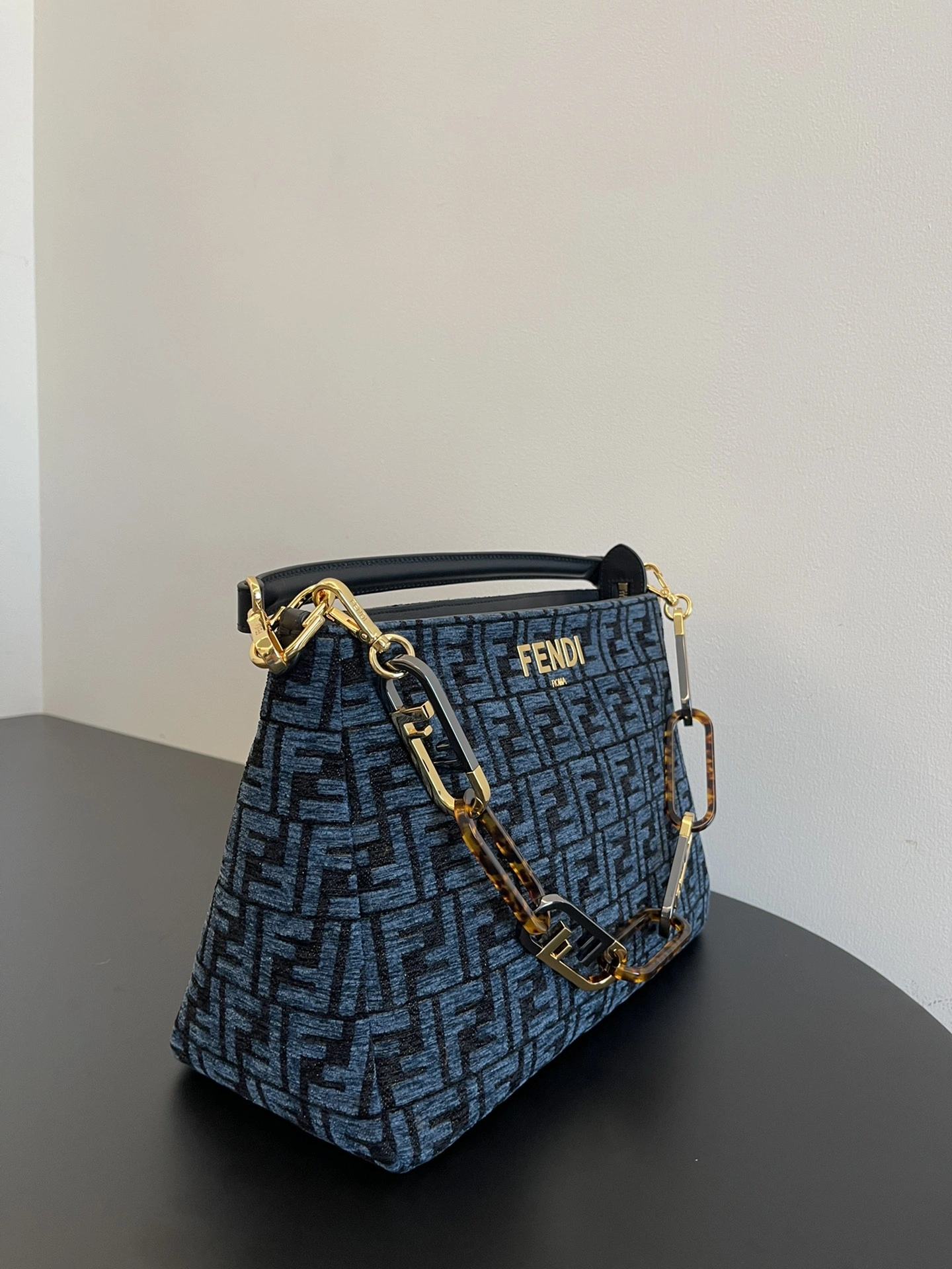 SmoothTexture Fendi Satchel Bags 69791