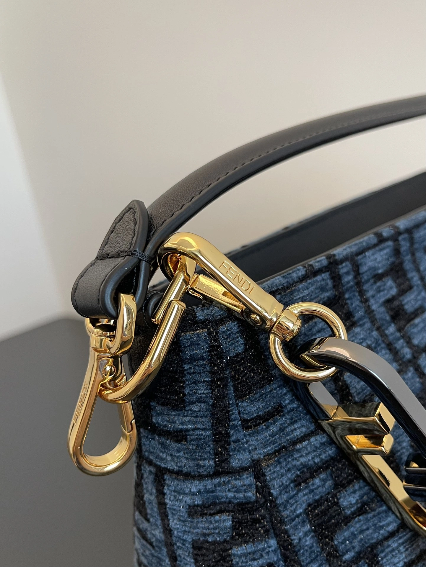 SmoothTexture Fendi Satchel Bags 69791