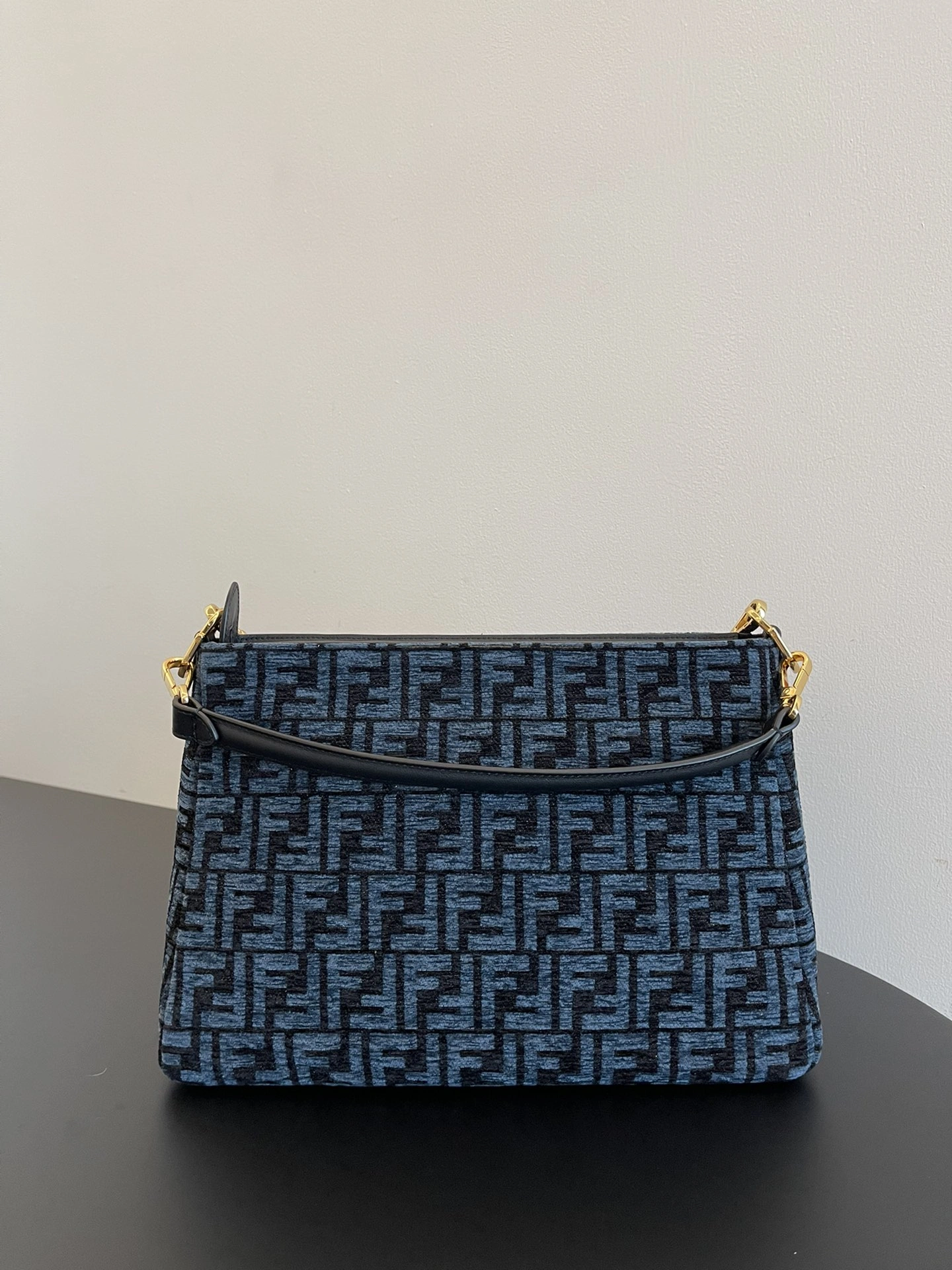 SmoothTexture Fendi Satchel Bags 69791