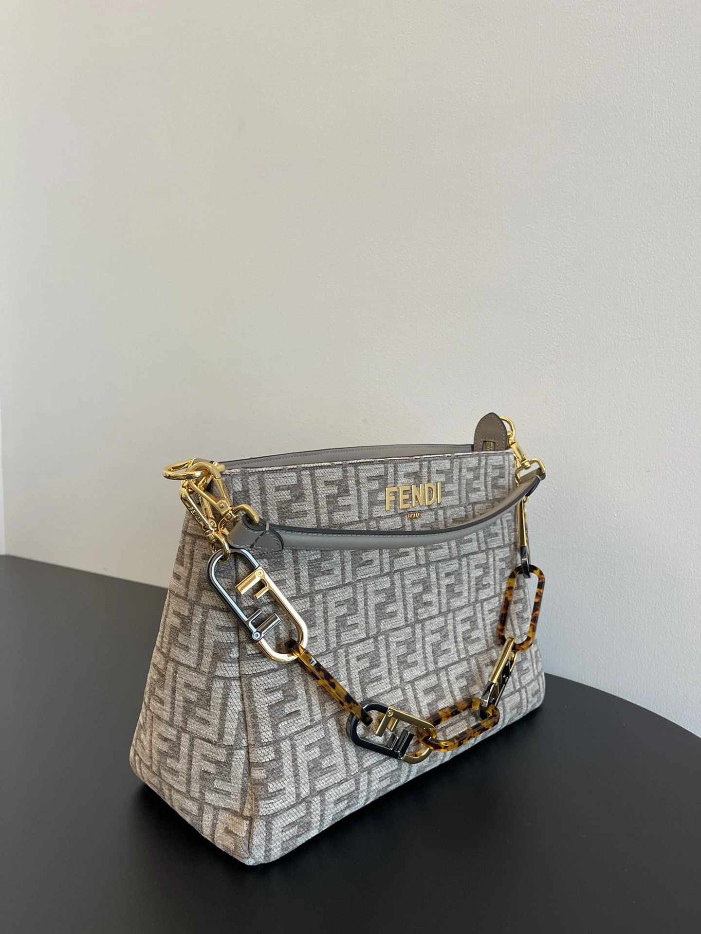 Fendi Satchel Bags Bright 69754