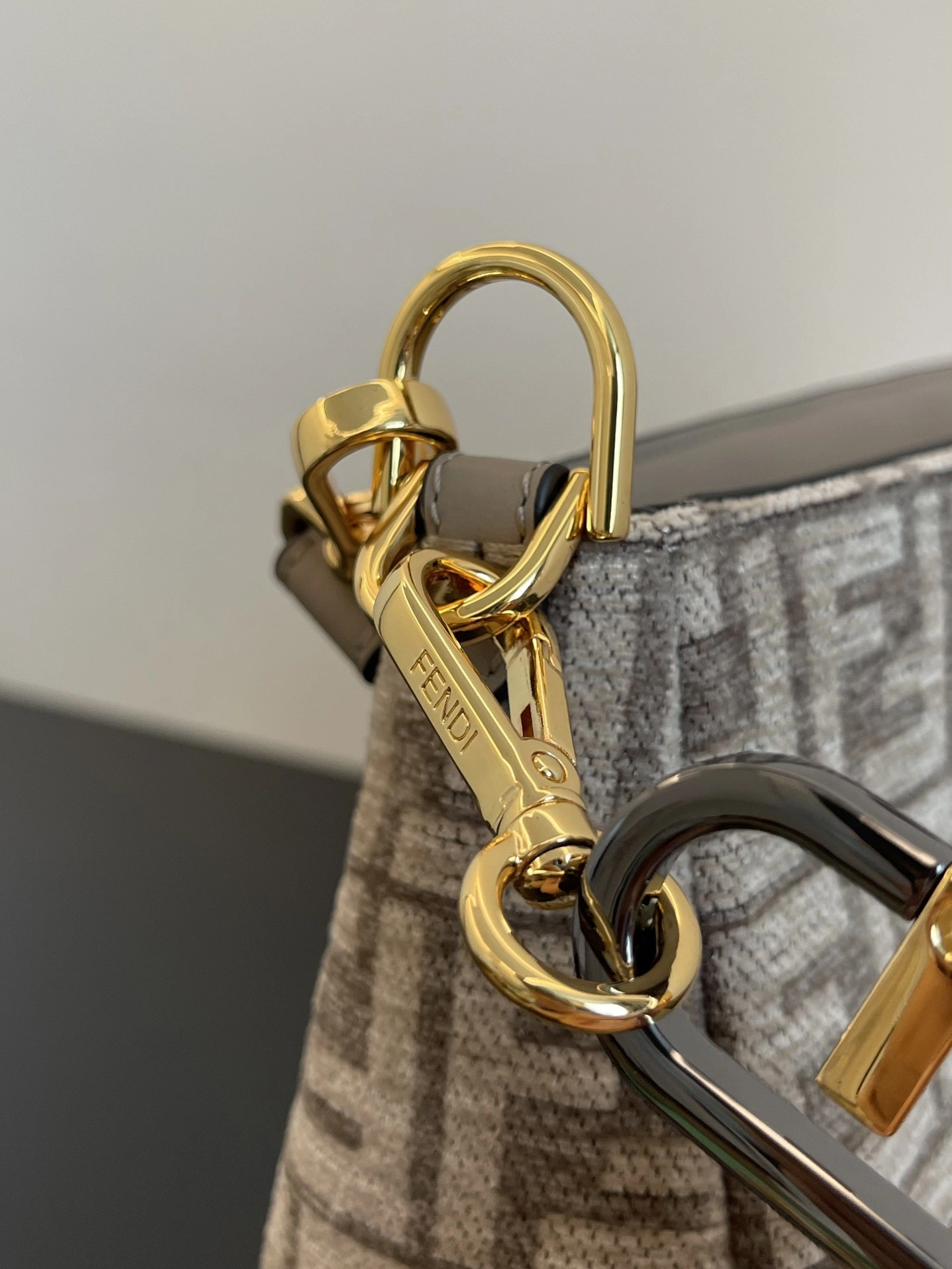 Fendi Satchel Bags Bright 69754