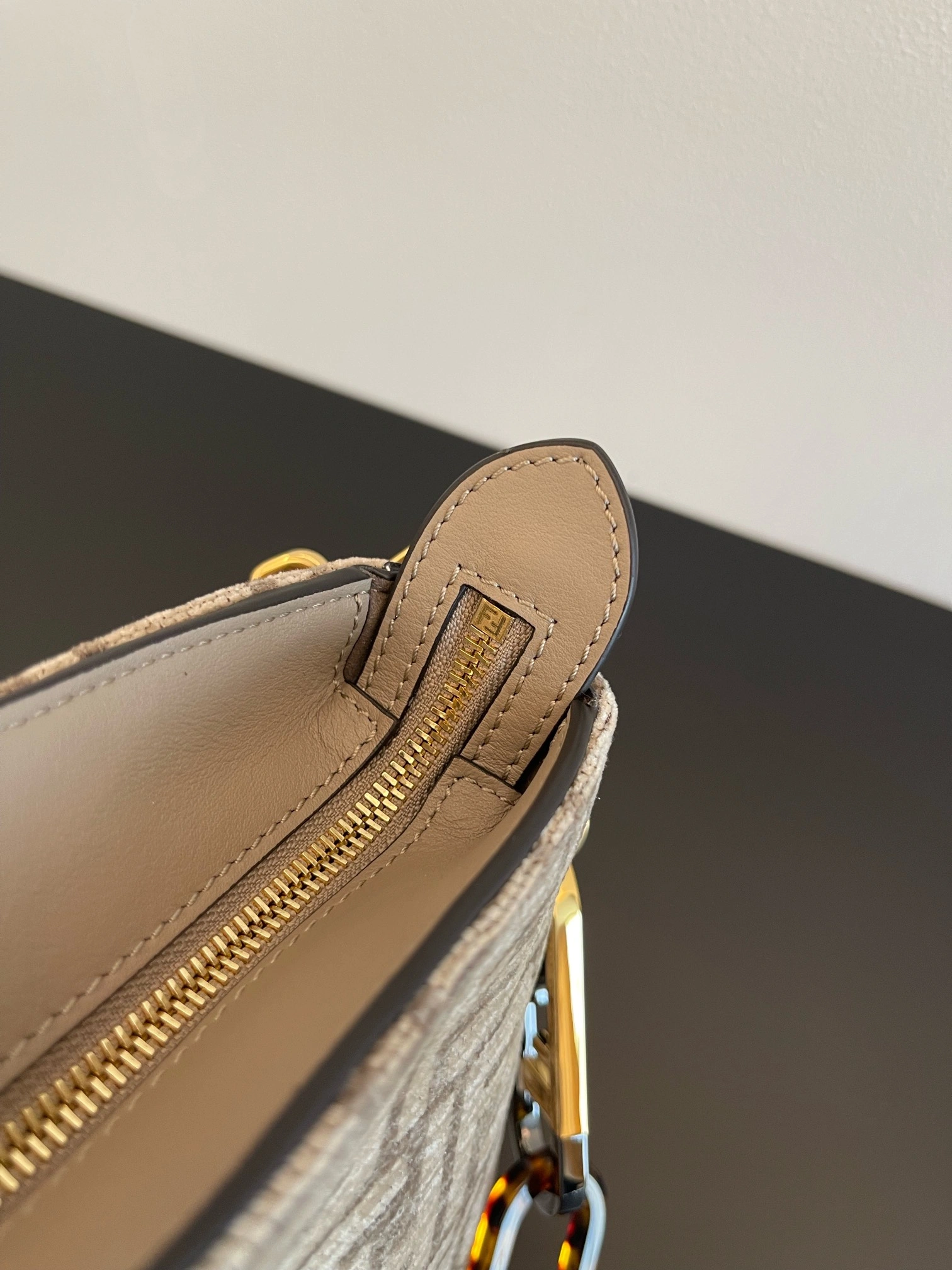 Fendi Satchel Bags Bright 69754