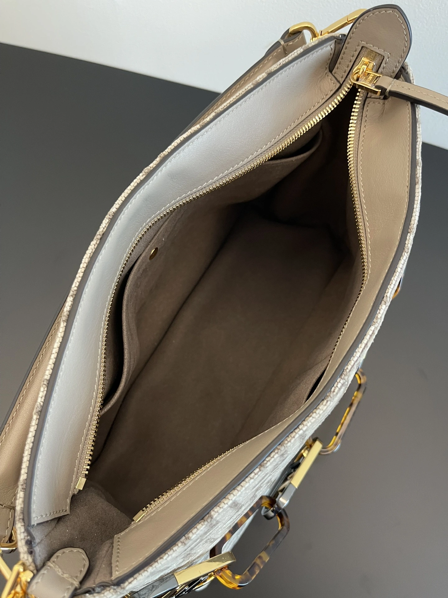 Fendi Satchel Bags Bright 69754
