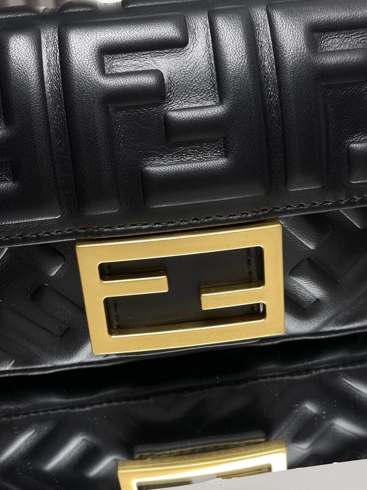 Fendi Satchel Bags Seasonal 69750