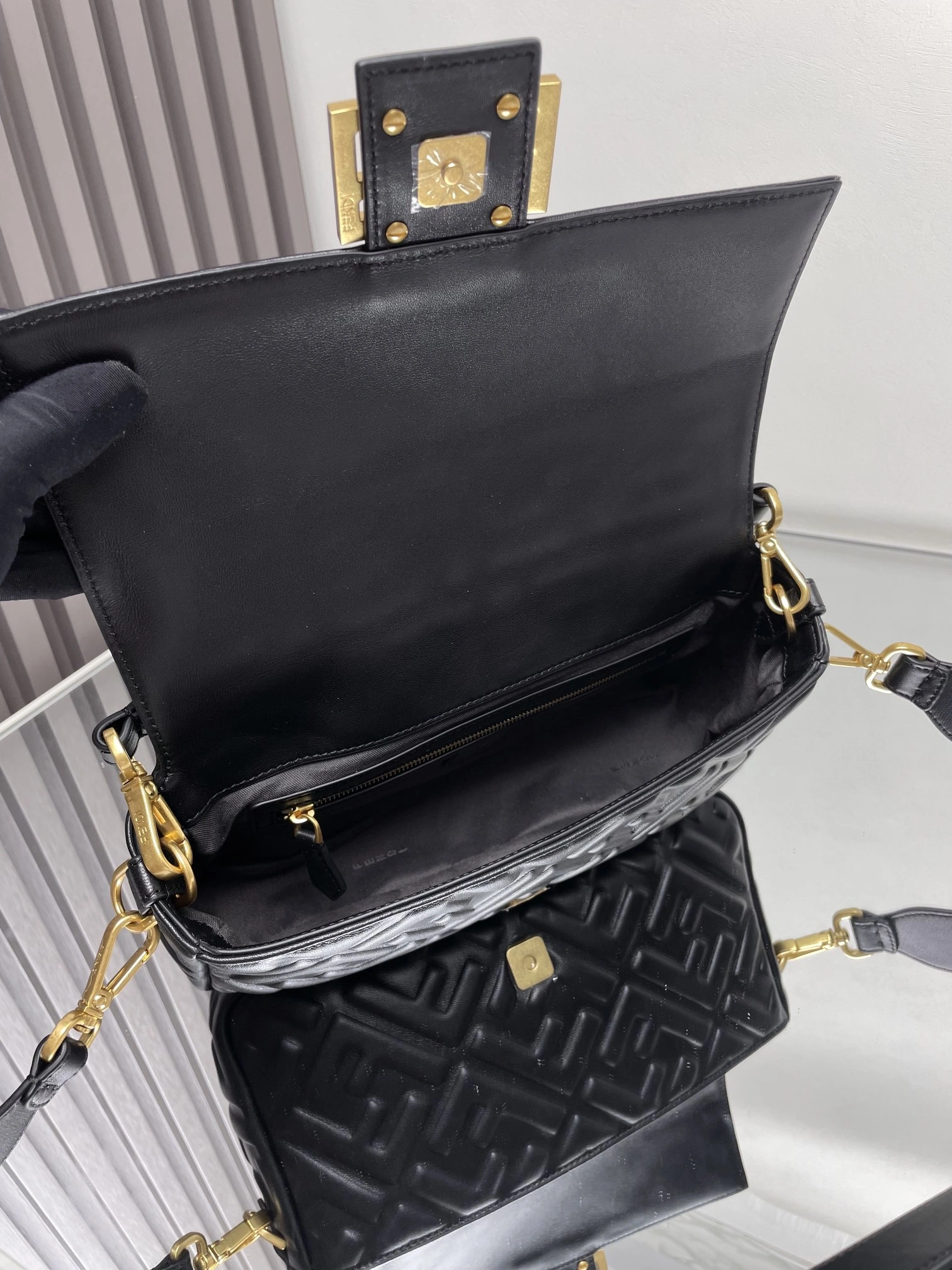 Fendi Satchel Bags MoistureWicking 69744