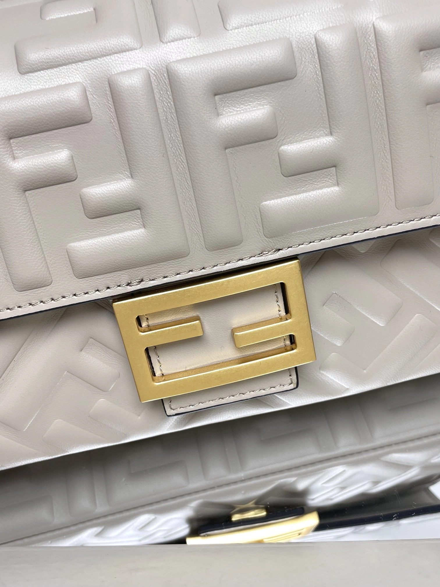 Fendi Satchel Bags Refined 69790