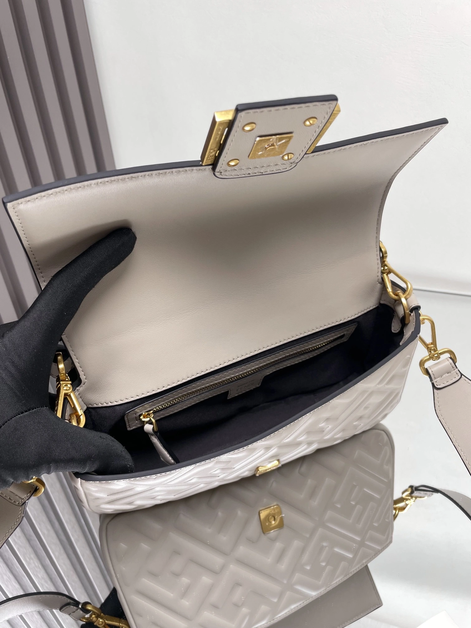 Fendi Satchel Bags Refined 69790