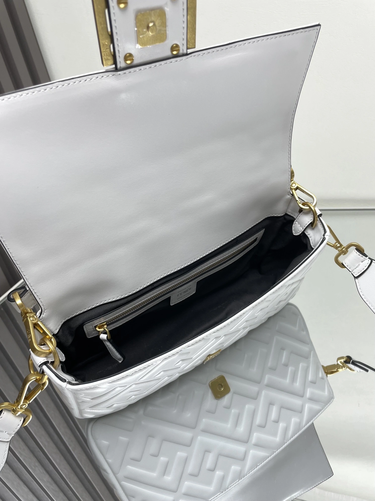 Fendi Satchel Bags Sporty 69740