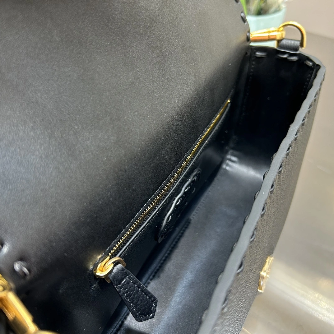 Cozy Fendi Satchel Bags 69747