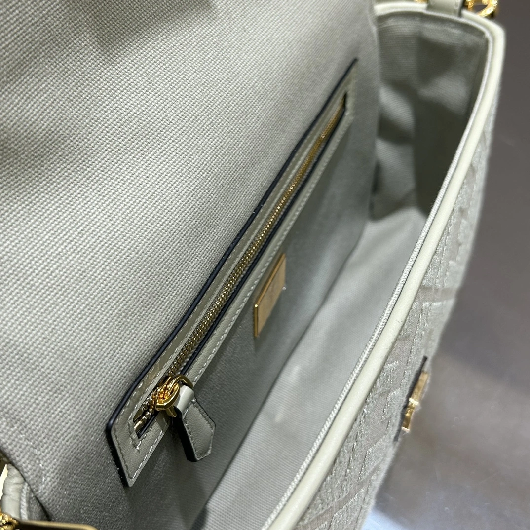 Seasonal Fendi Satchel Bags 69735