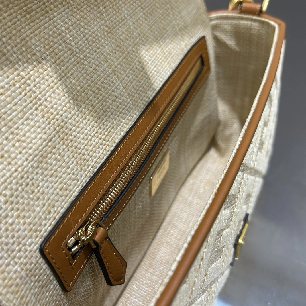 Fendi Satchel Bags Versatile 69730