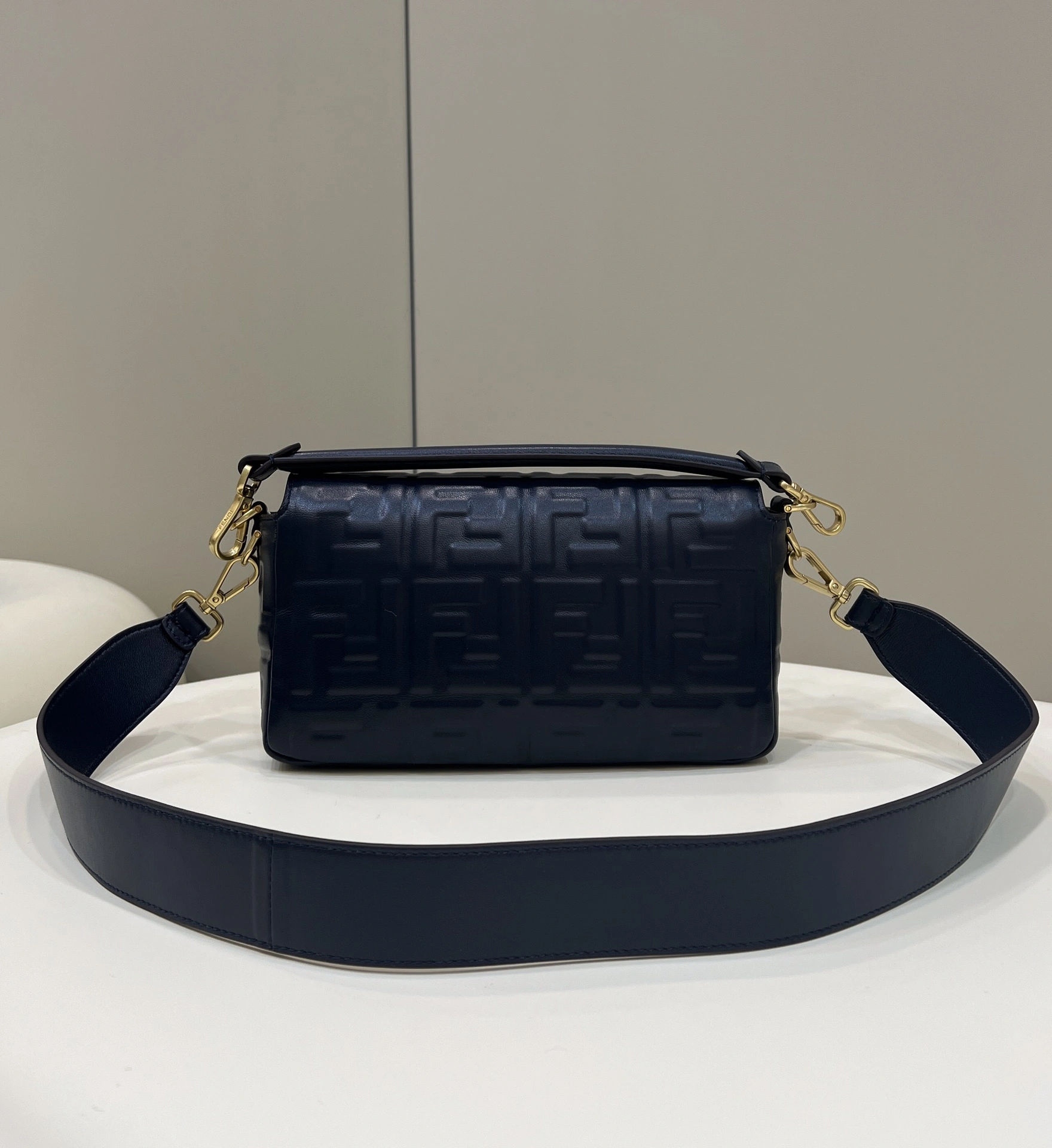 Vibrant Fendi Satchel Bags 69733