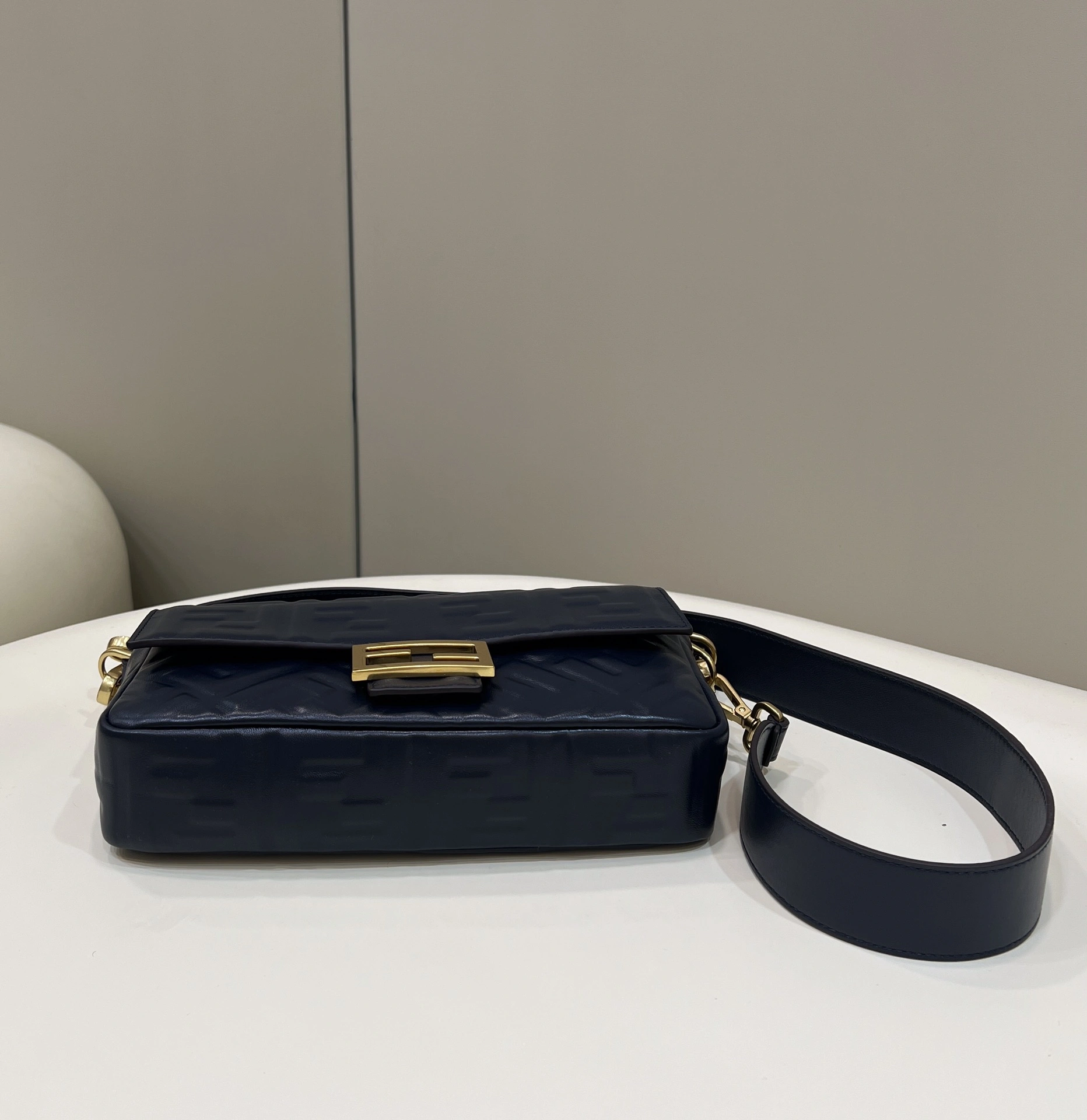 Vibrant Fendi Satchel Bags 69733
