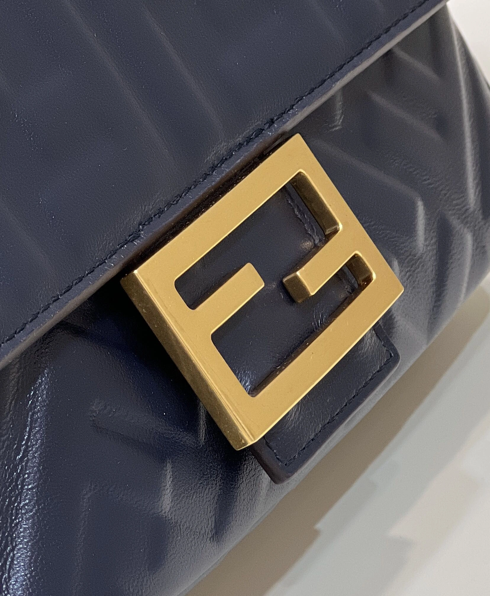 Vibrant Fendi Satchel Bags 69733