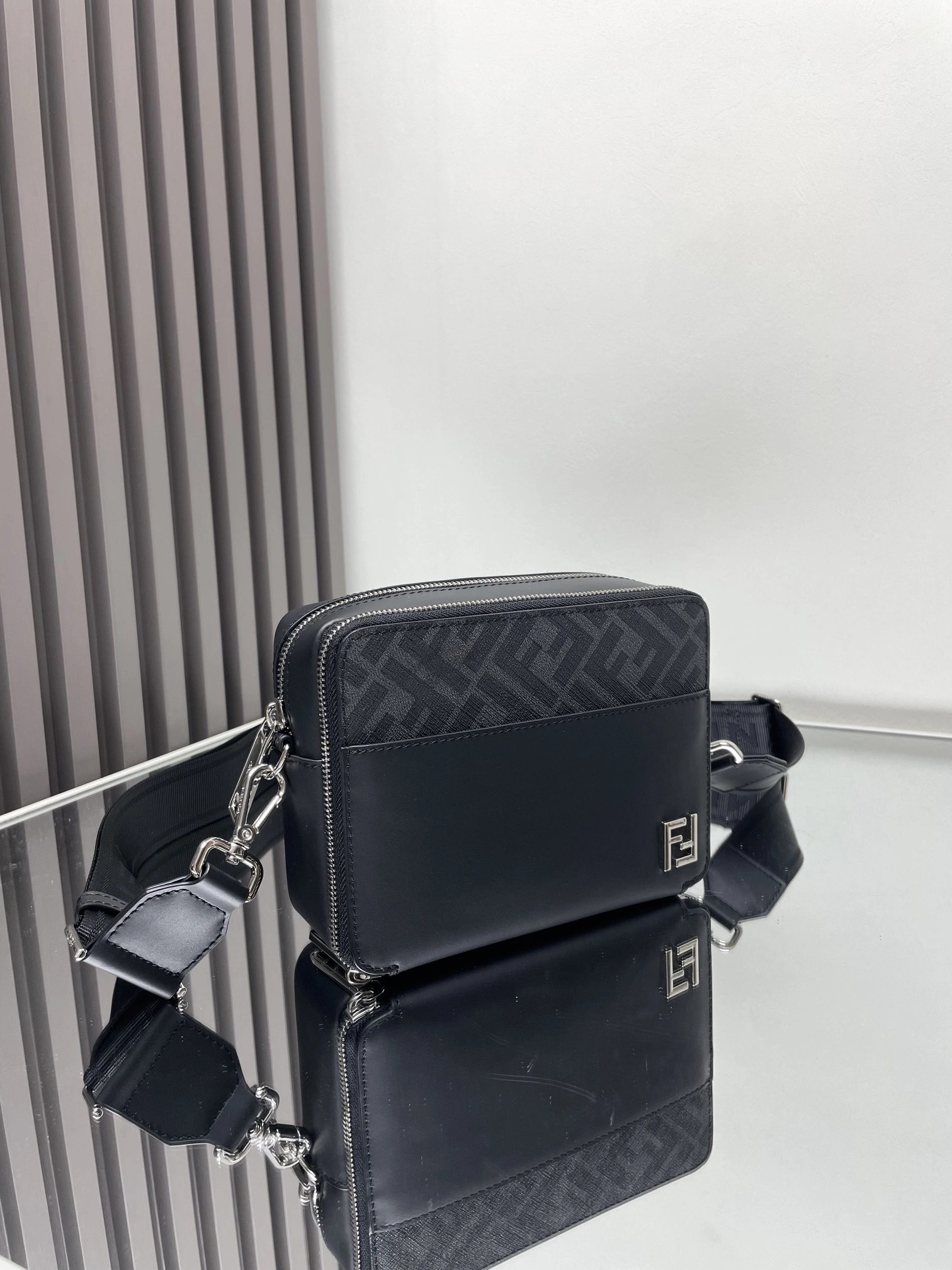 Fendi Satchel Bags SmartChoice 69761
