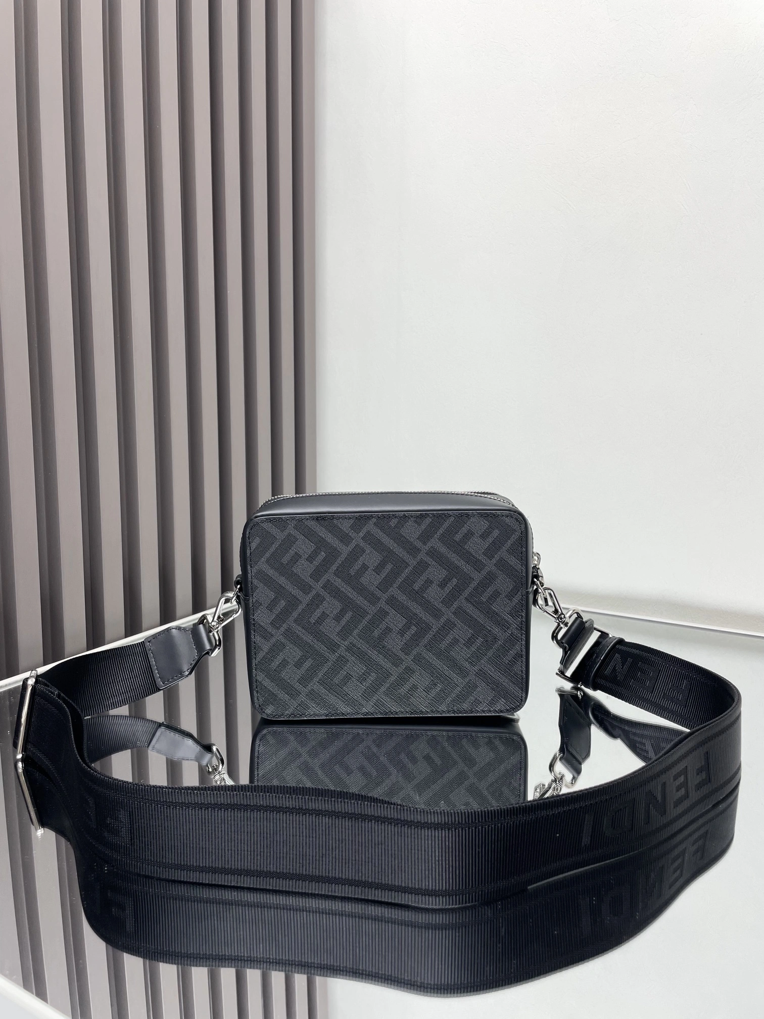 Fendi Satchel Bags SmartChoice 69761