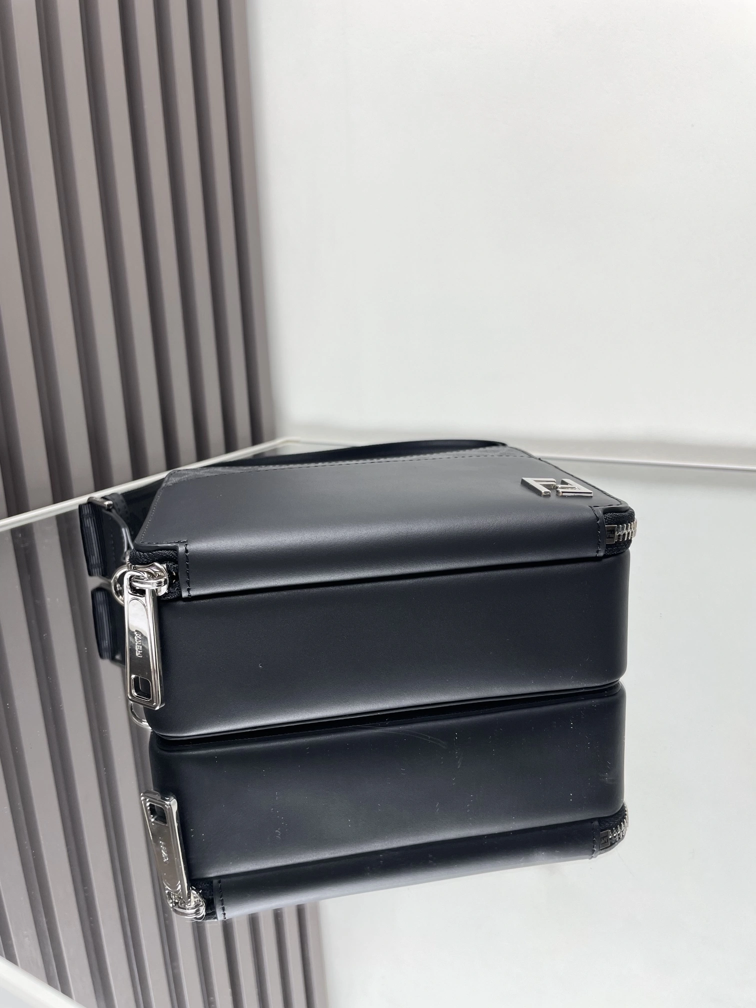 Fendi Satchel Bags SmartChoice 69761