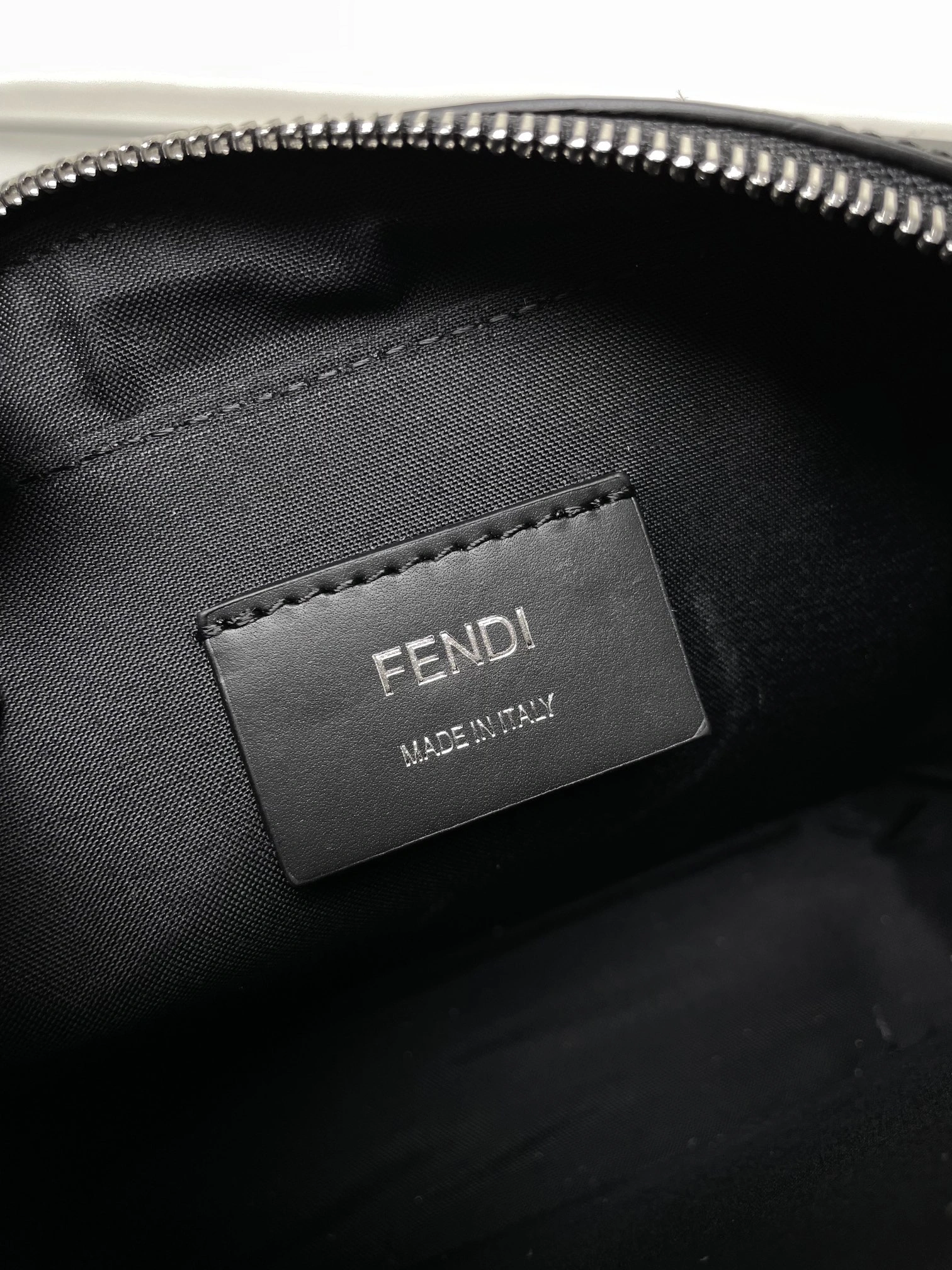 Fendi Satchel Bags SmartChoice 69761