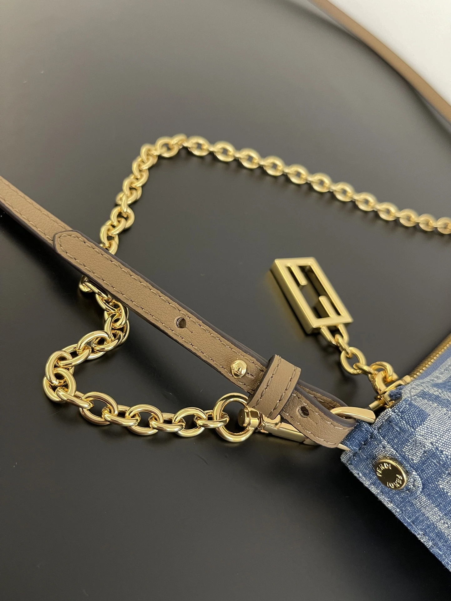 Fendi Satchel Bags Casual 69718