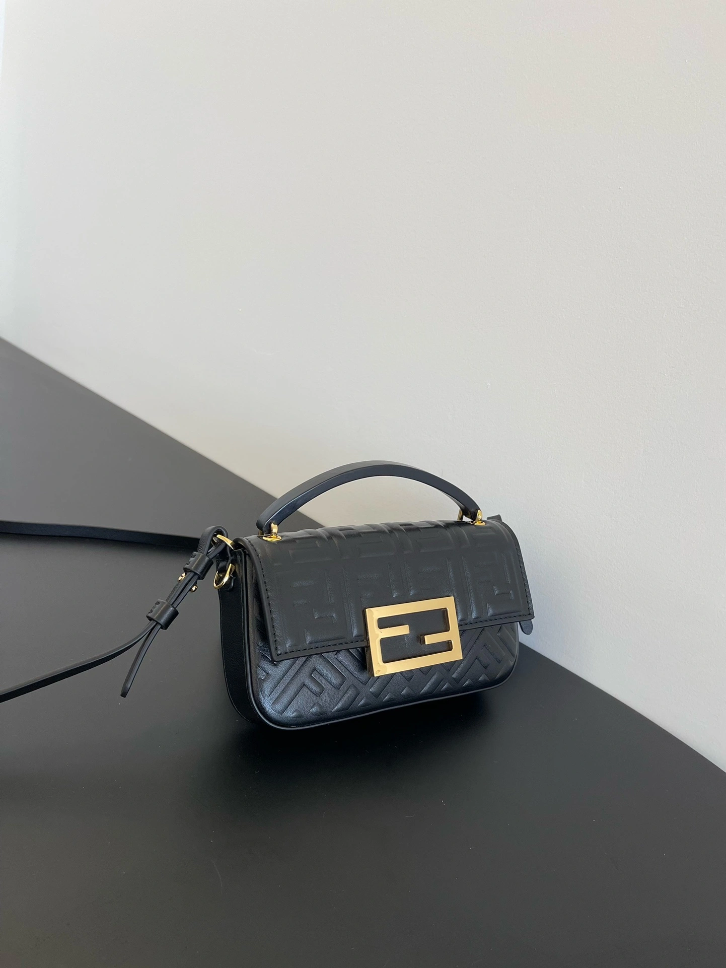 Fendi Satchel Bags Contemporary 69717