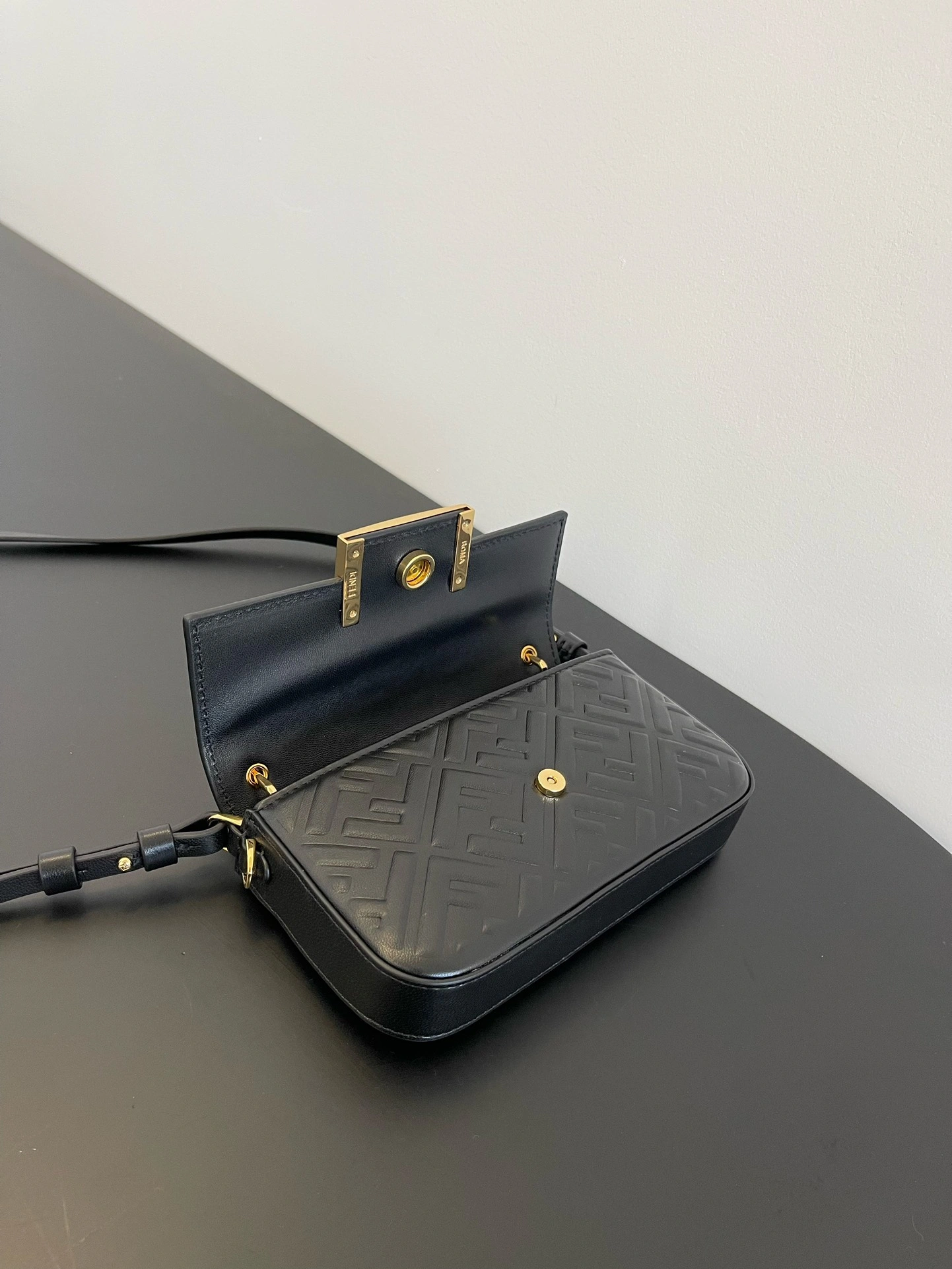 Fendi Satchel Bags Contemporary 69717