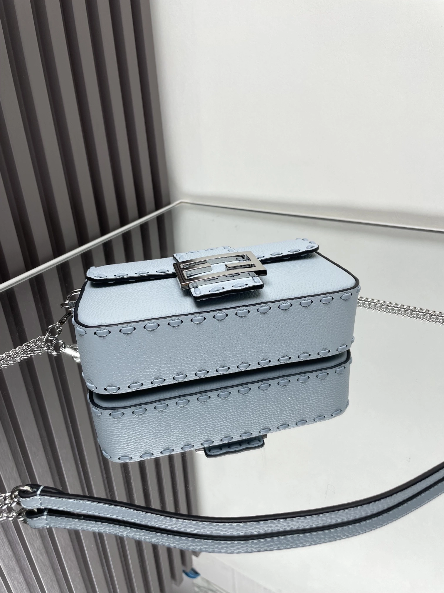 Reliable Fendi Satchel Bags 69712