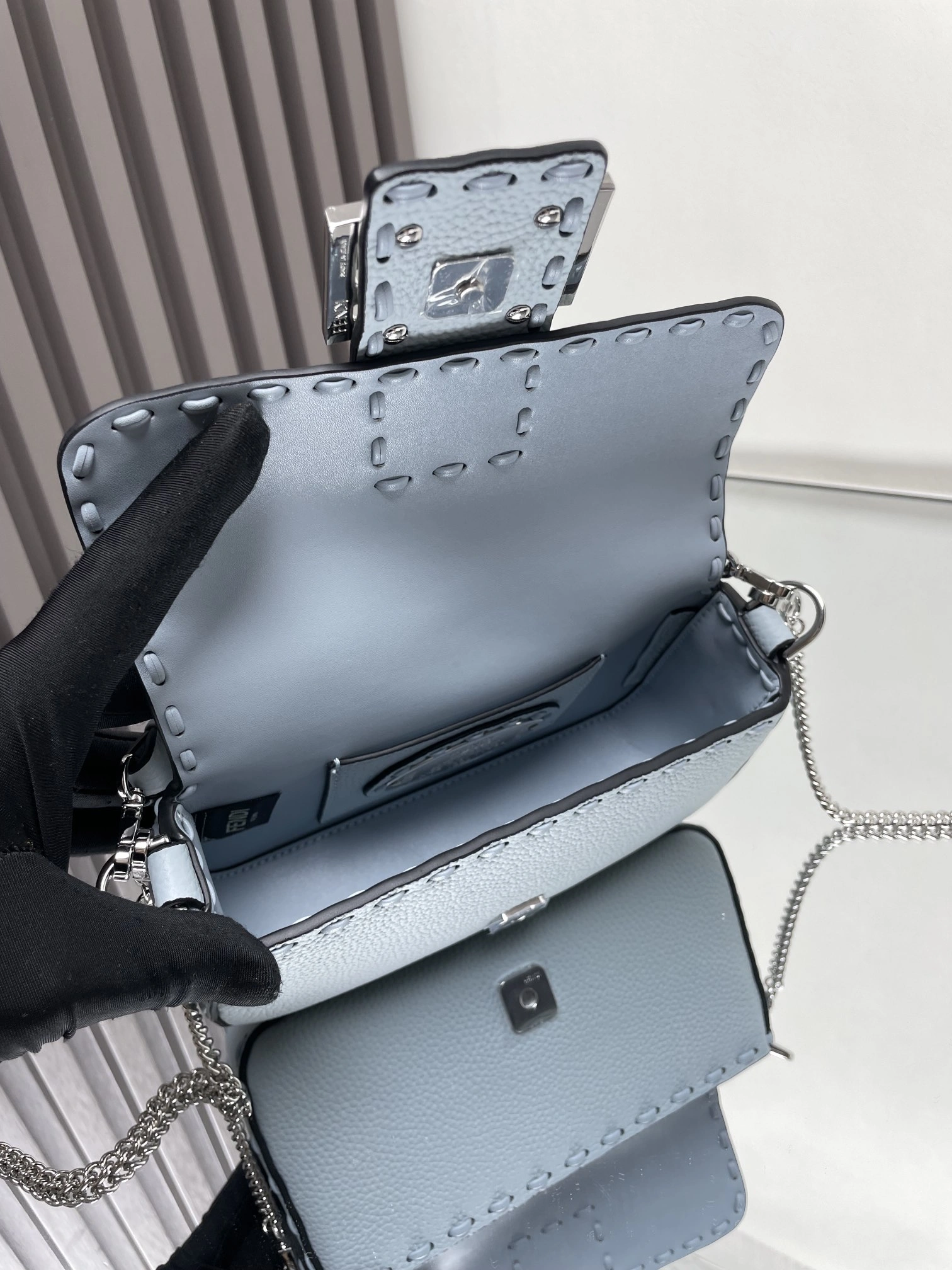 Reliable Fendi Satchel Bags 69712