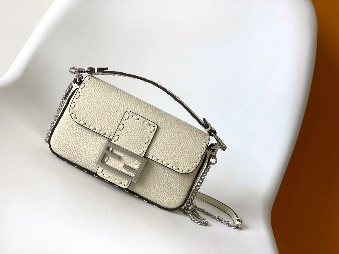 Fendi Satchel Bags Vibrant 69707