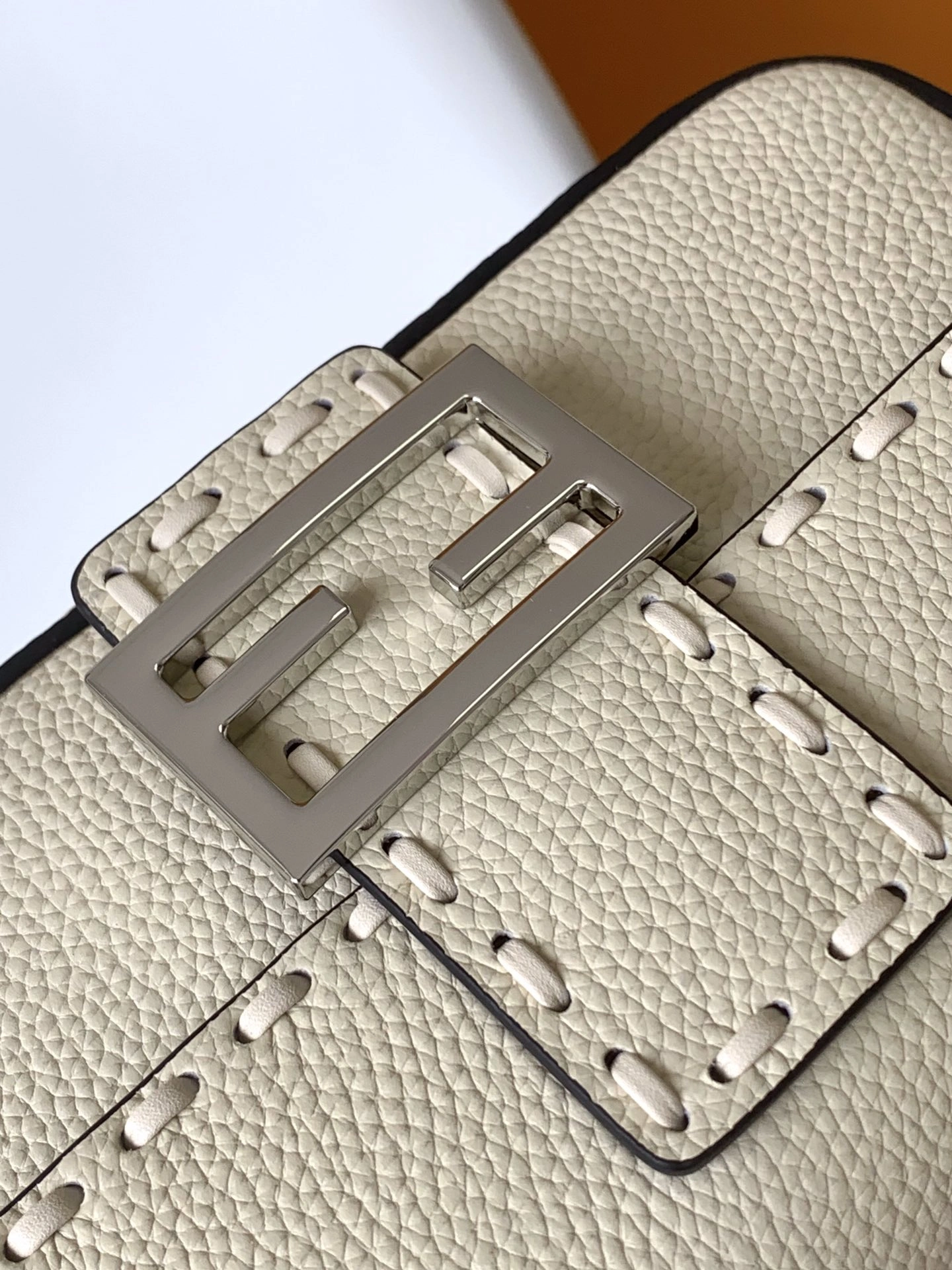 Fendi Satchel Bags Vibrant 69707