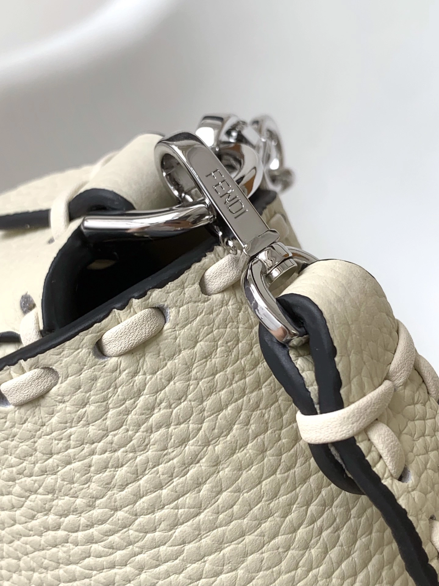 Fendi Satchel Bags Vibrant 69707